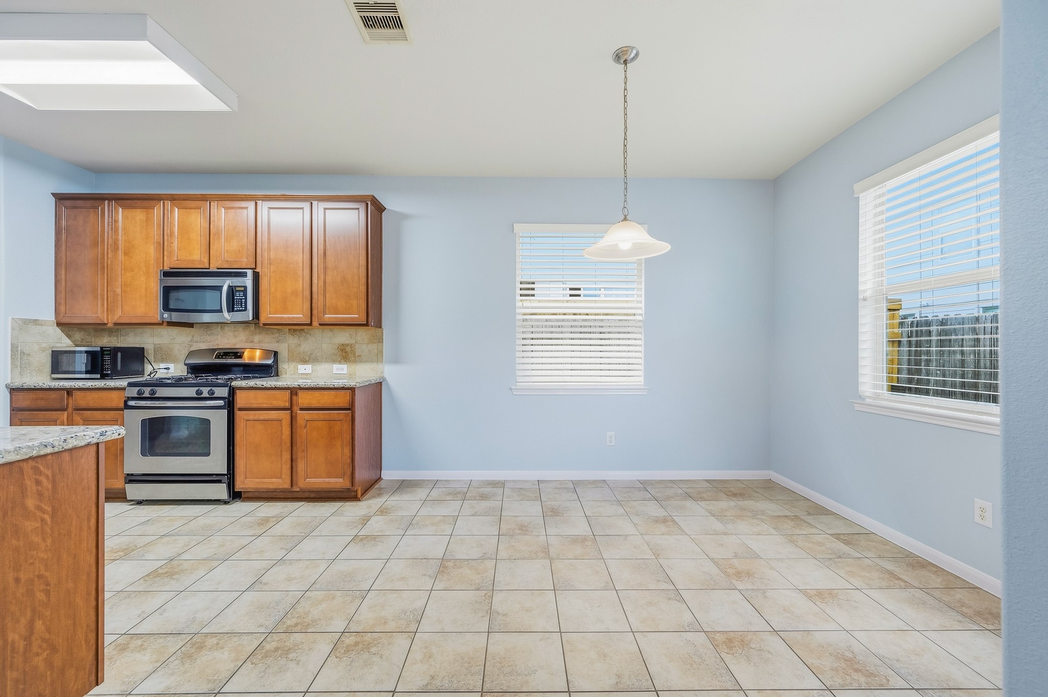 8922 Cedar Mound Lane Property Photo 11