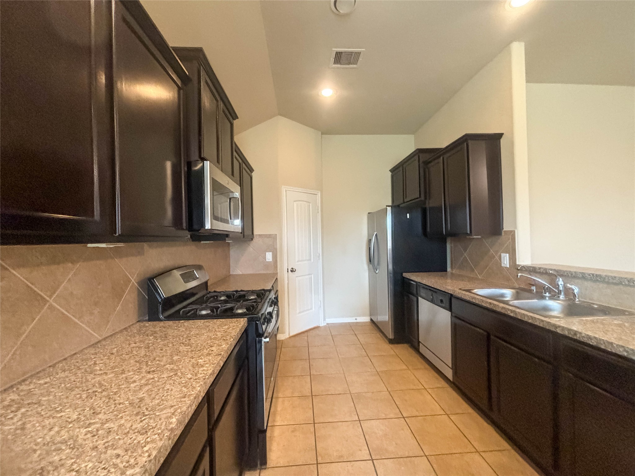 3407 Daniel Falls Lane Property Photo 5