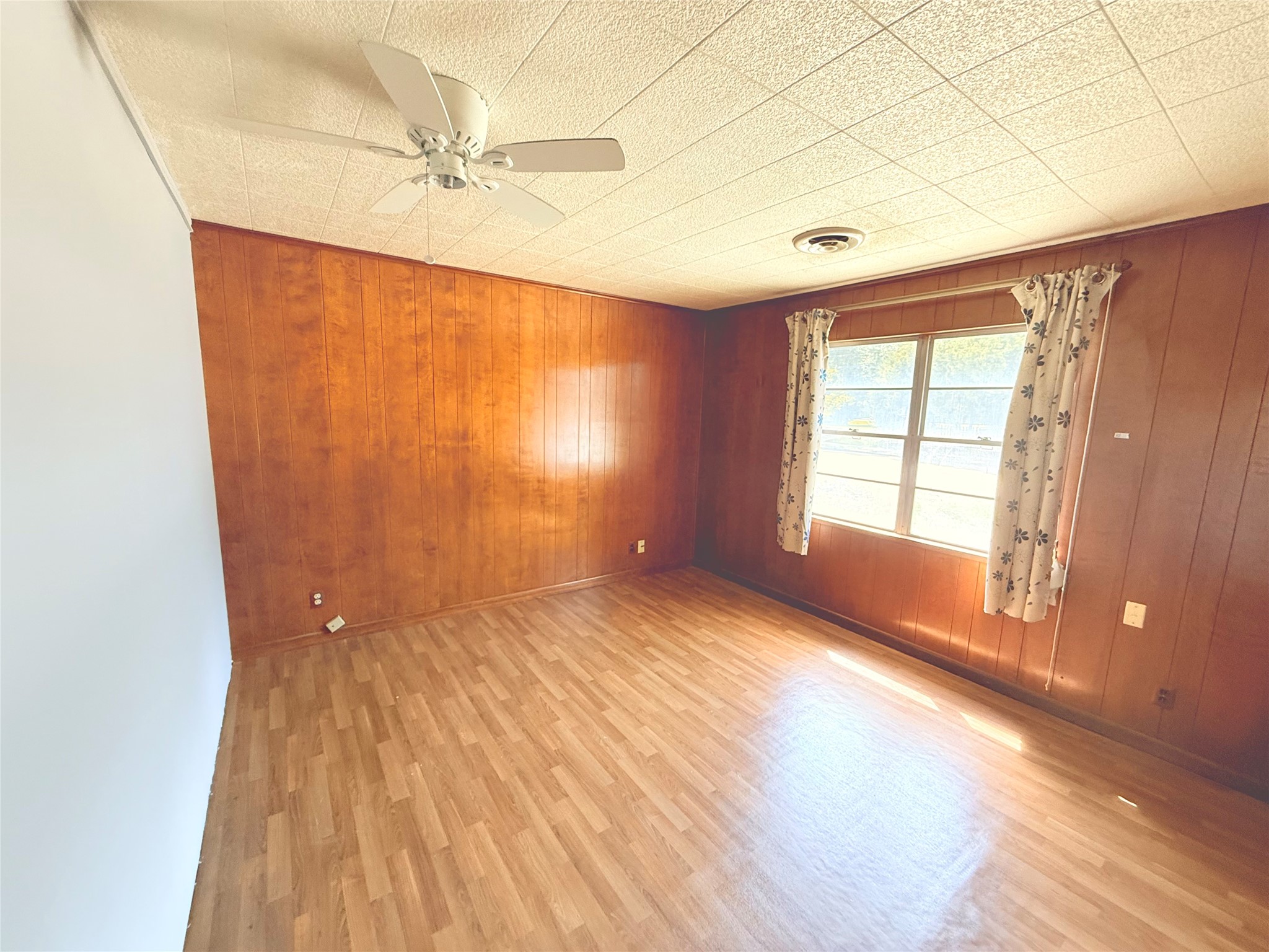 315 E Florida Avenue Property Photo 2