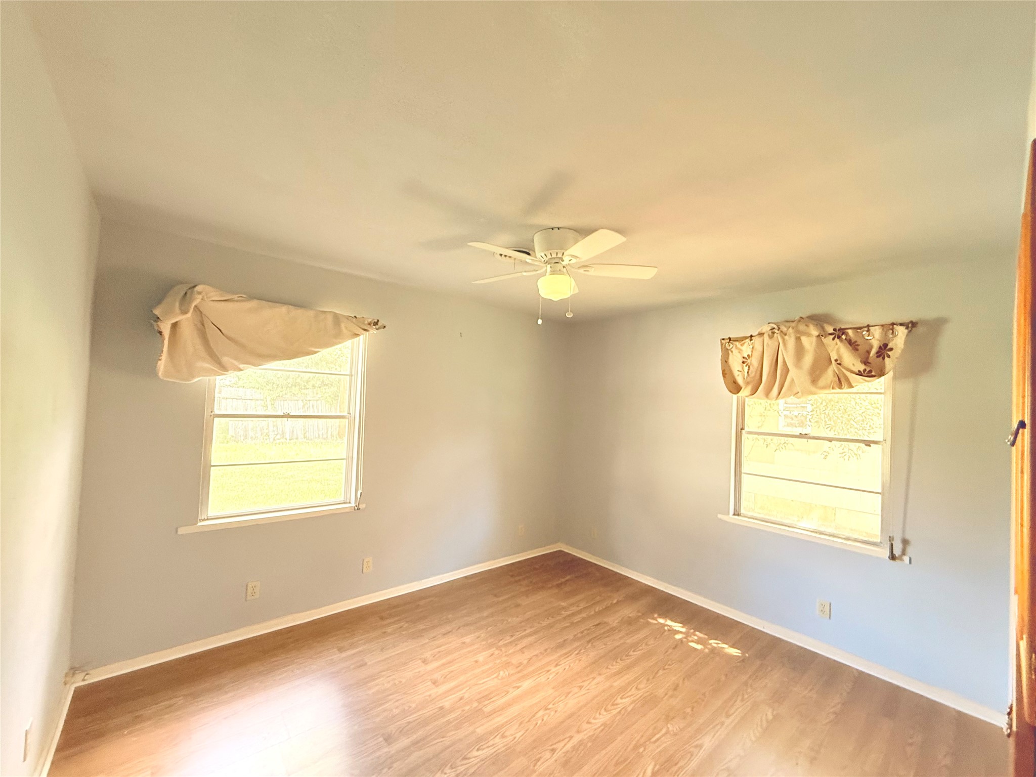 315 E Florida Avenue Property Photo 4