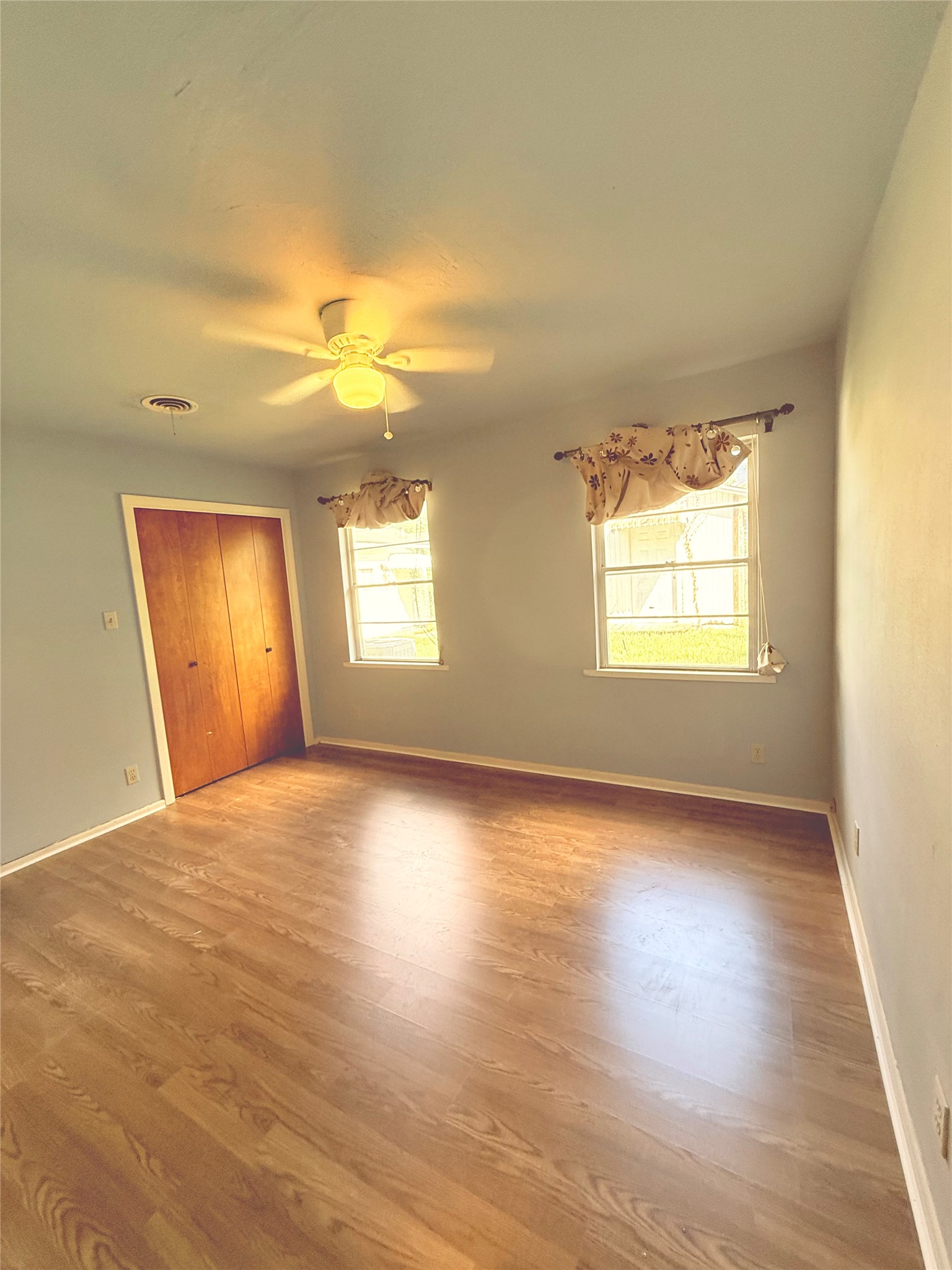 315 E Florida Avenue Property Photo 5