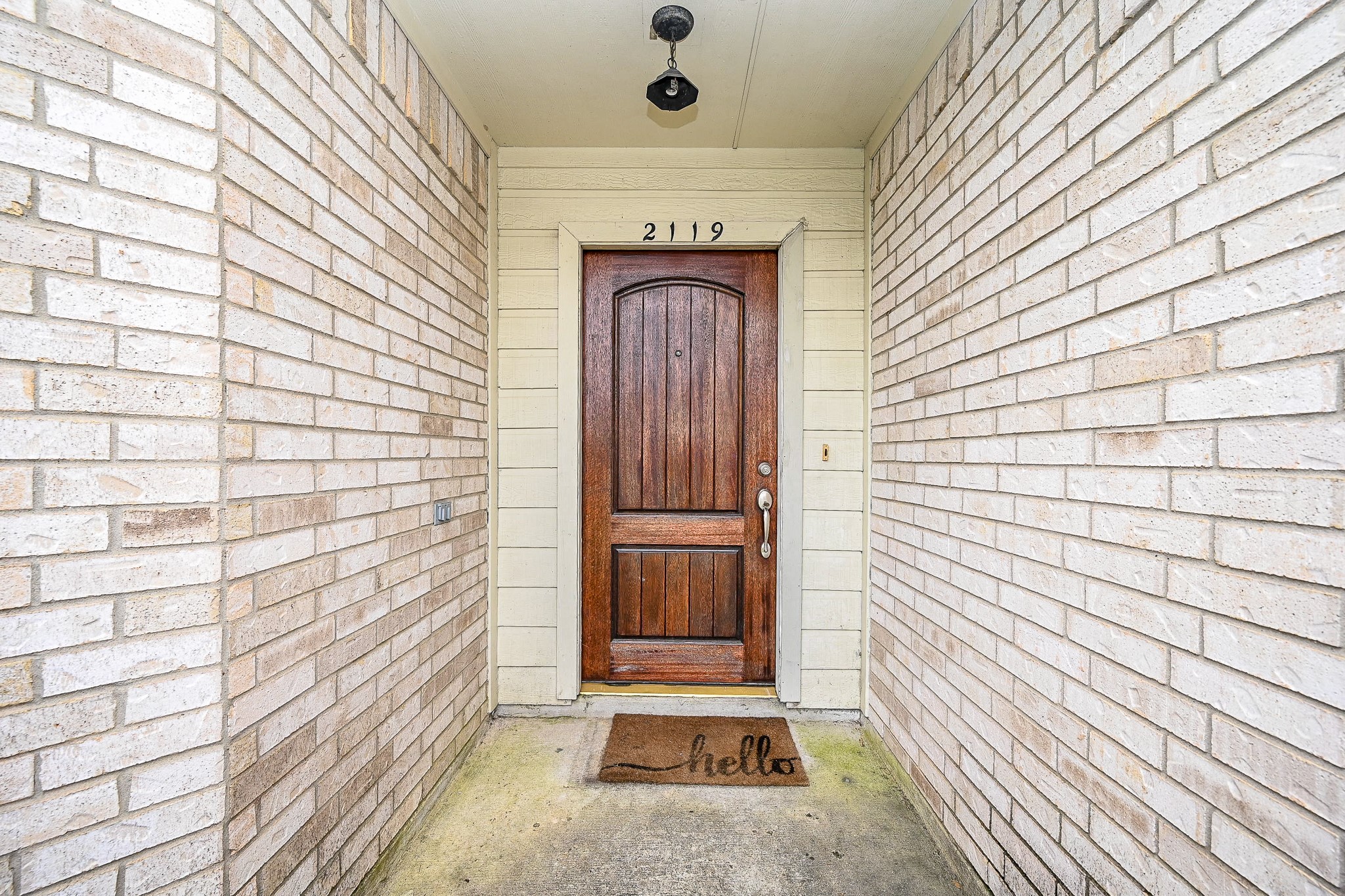 2119 Laurel Arbor Drive Property Photo 4