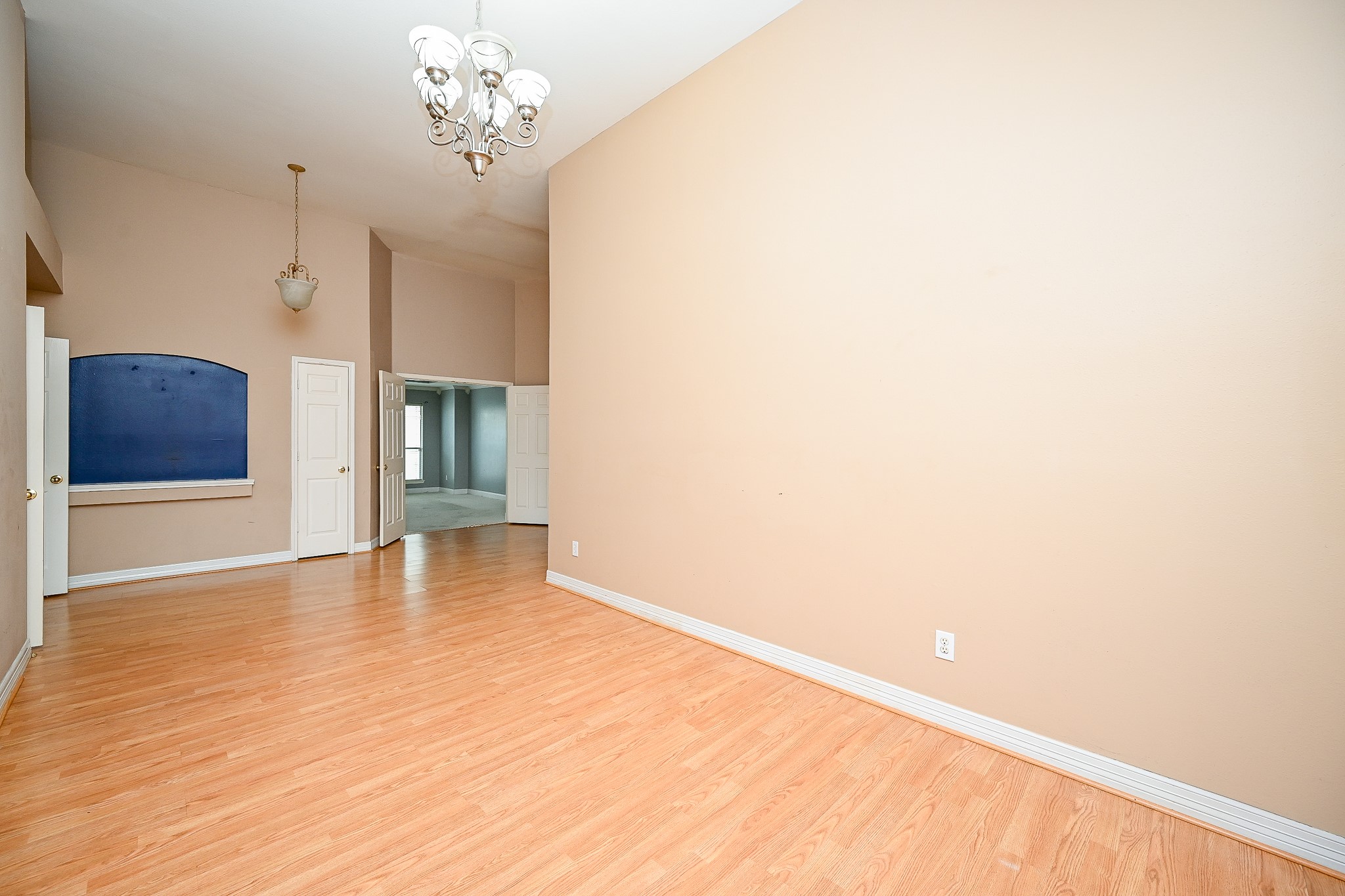 2119 Laurel Arbor Drive Property Photo 12