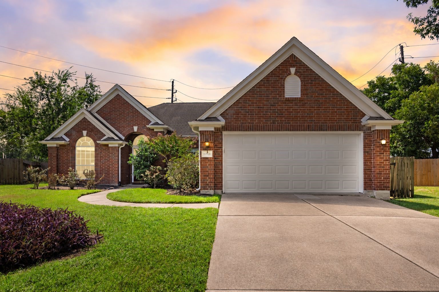 16926 Cobbler Crossing Drive Property Photo 1