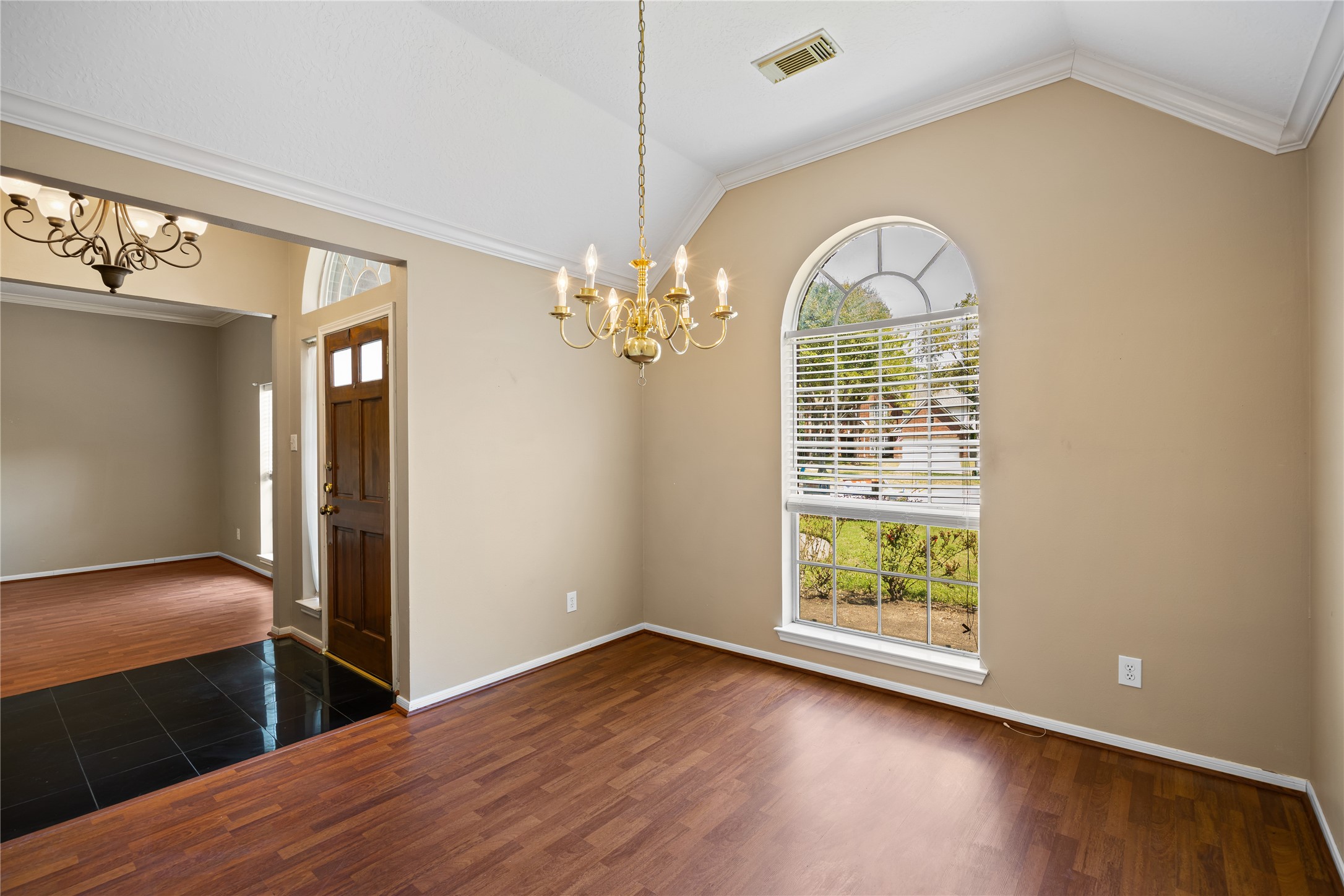 16926 Cobbler Crossing Drive Property Photo 2