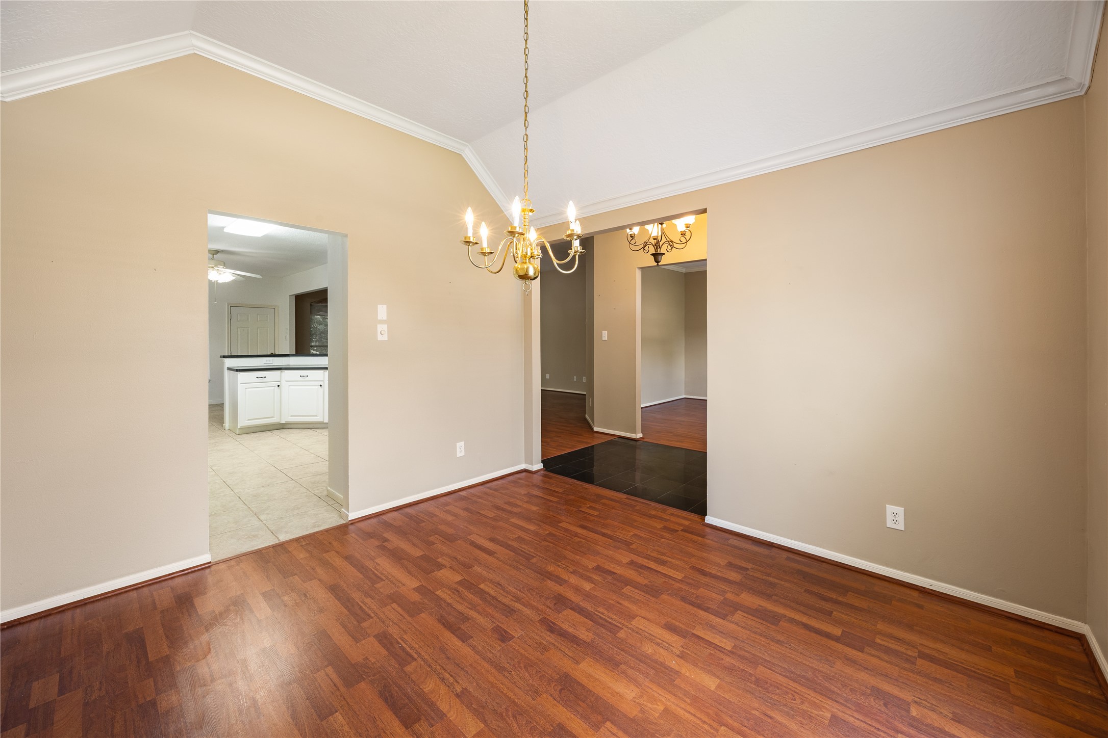 16926 Cobbler Crossing Drive Property Photo 3