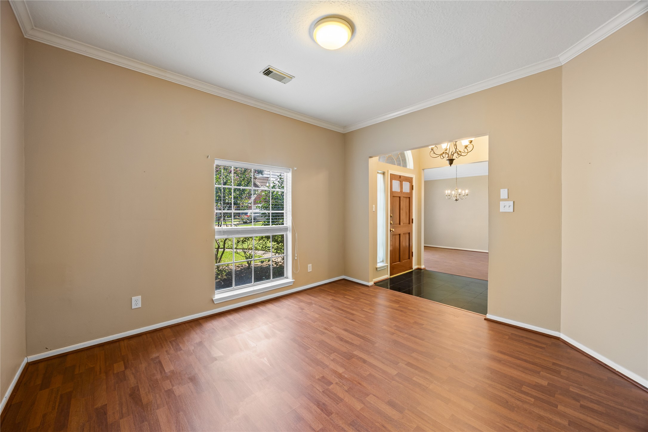 16926 Cobbler Crossing Drive Property Photo 4
