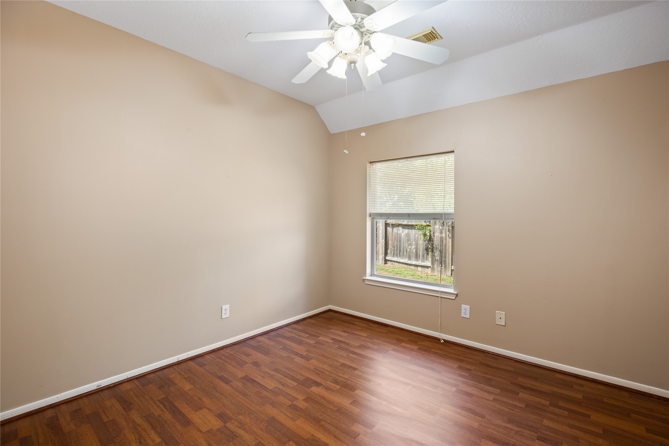 16926 Cobbler Crossing Drive Property Photo 18