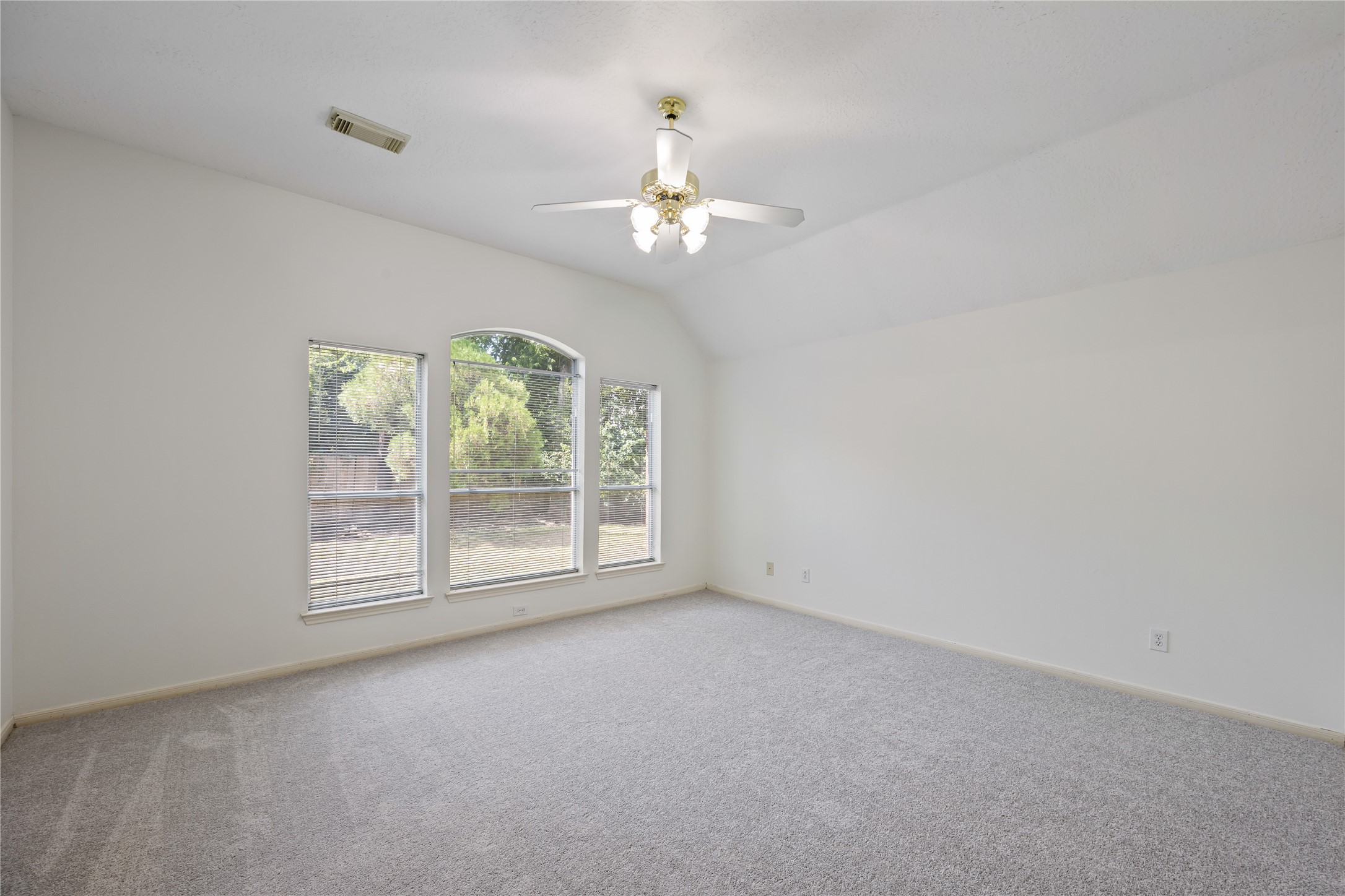 16926 Cobbler Crossing Drive Property Photo 20