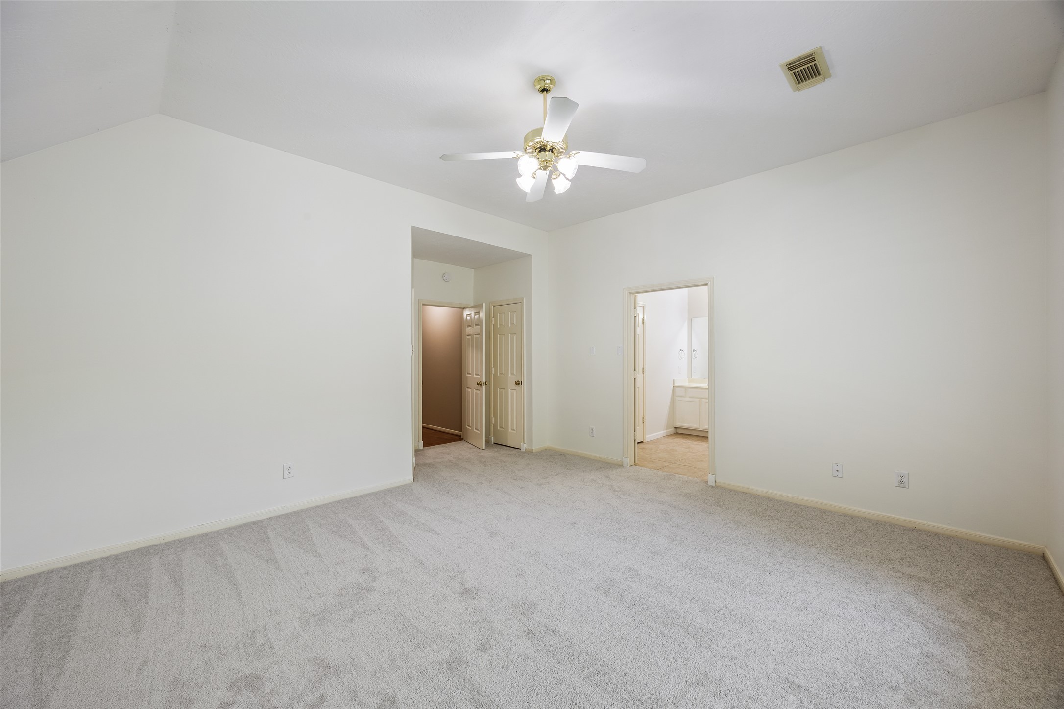 16926 Cobbler Crossing Drive Property Photo 22