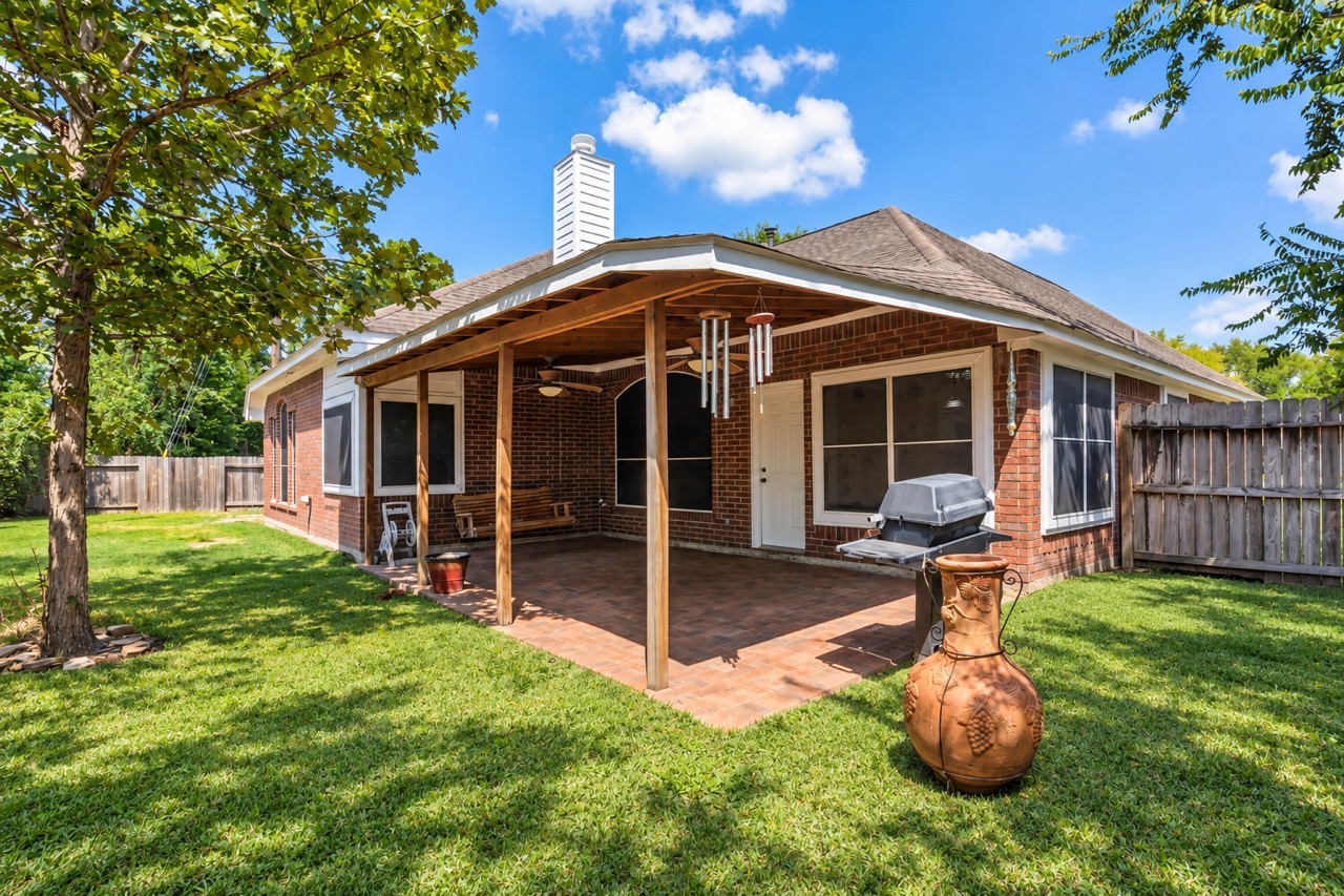 16926 Cobbler Crossing Drive Property Photo 28