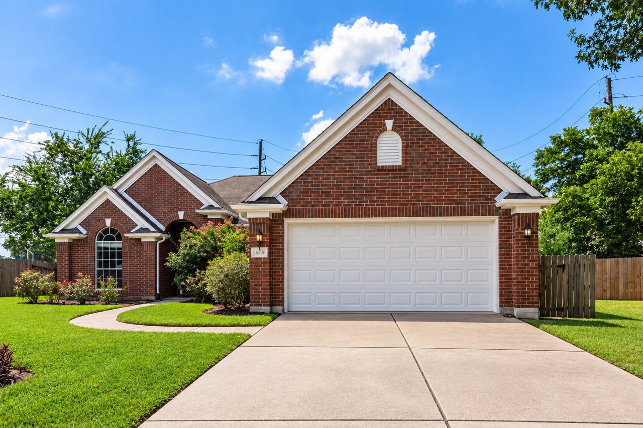 16926 Cobbler Crossing Drive Property Photo 31