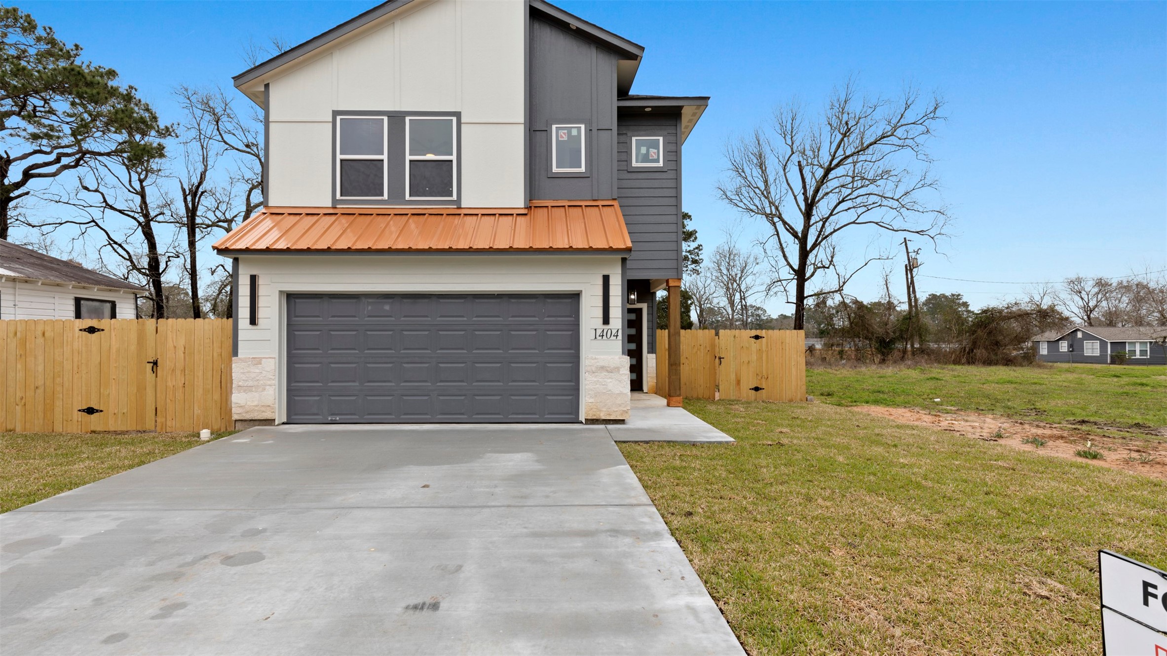 1404 Ross Ave Property Photo 1