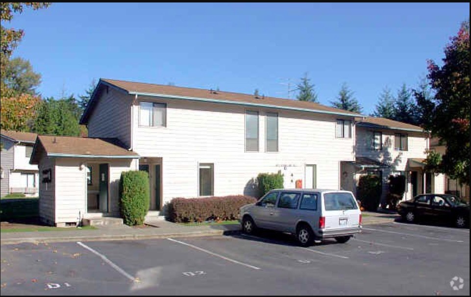 507 102nd Dr Se Property Photo 3