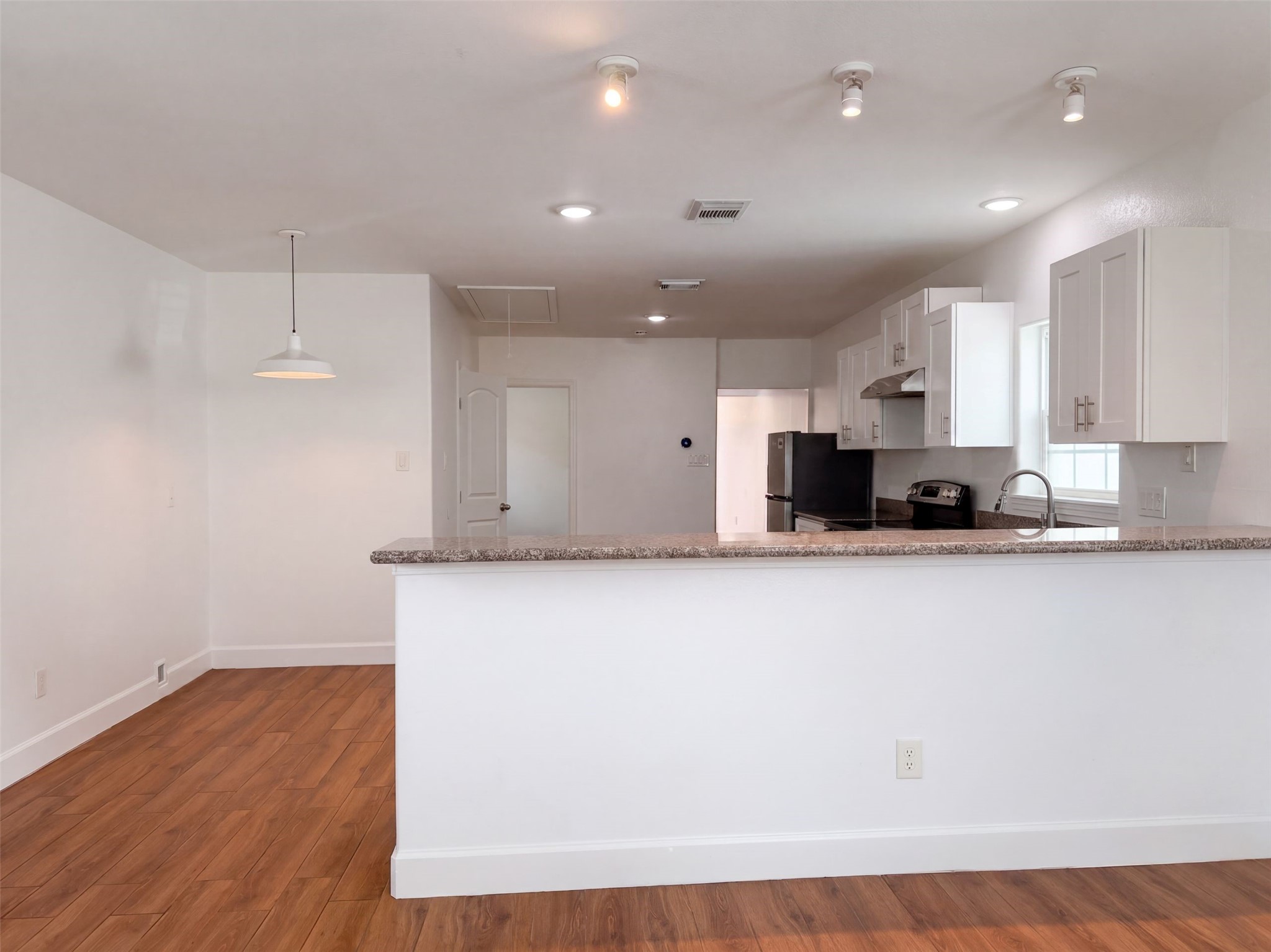 2819 Avenue K Property Photo 6