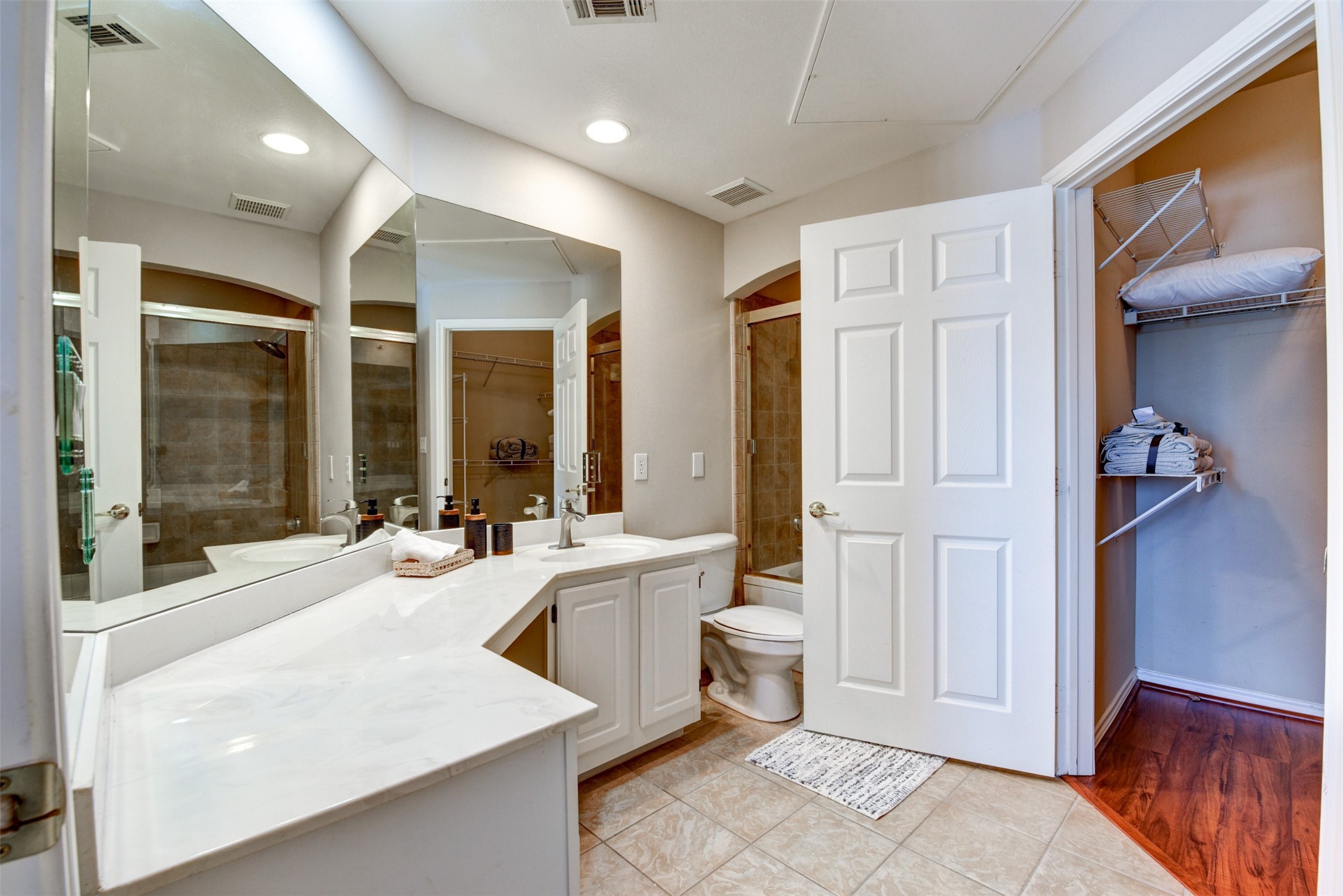 2400 Mccue Road 448 Property Photo 15