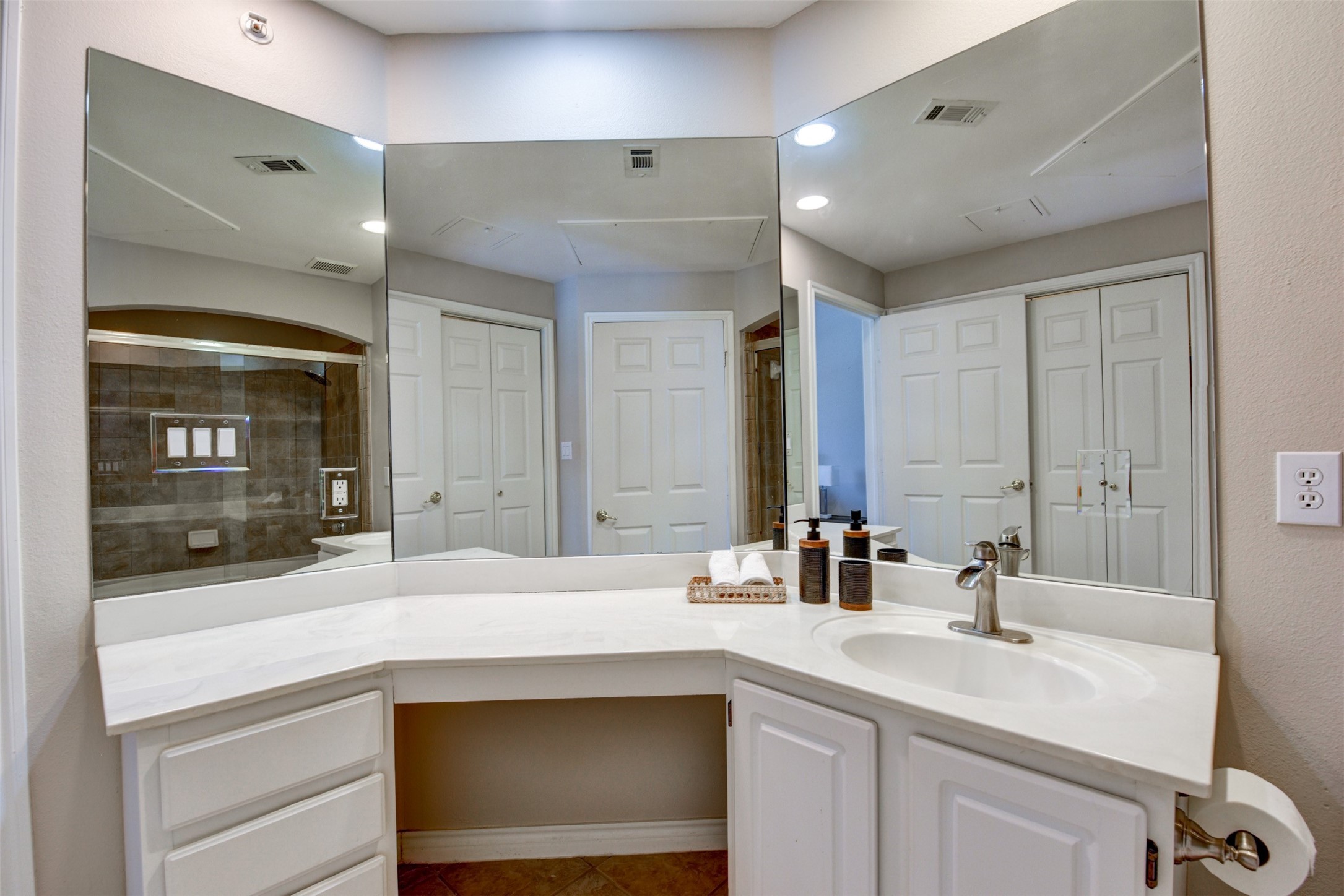 2400 Mccue Road 448 Property Photo 17