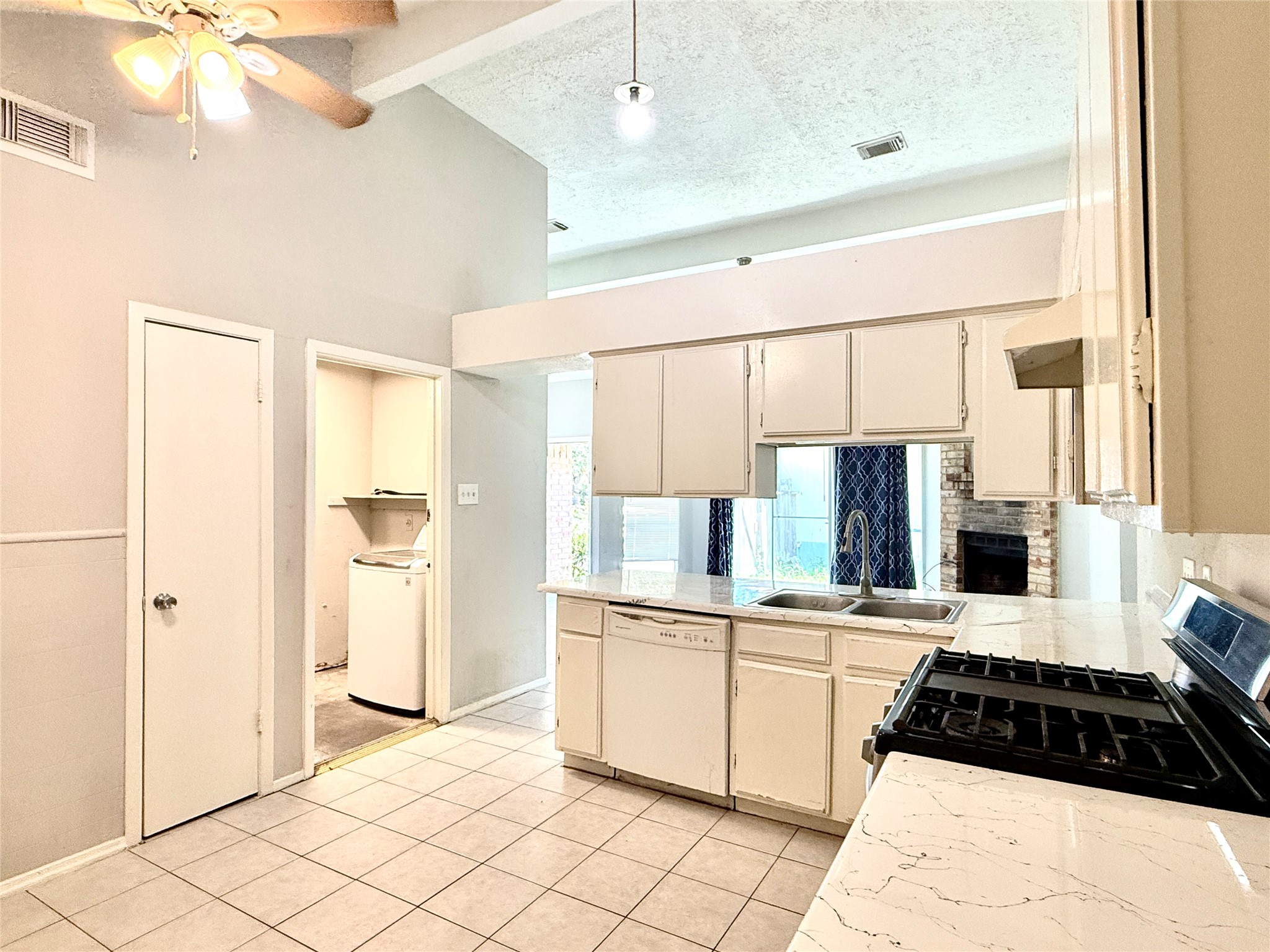 12215 Westlock Drive Property Photo 6