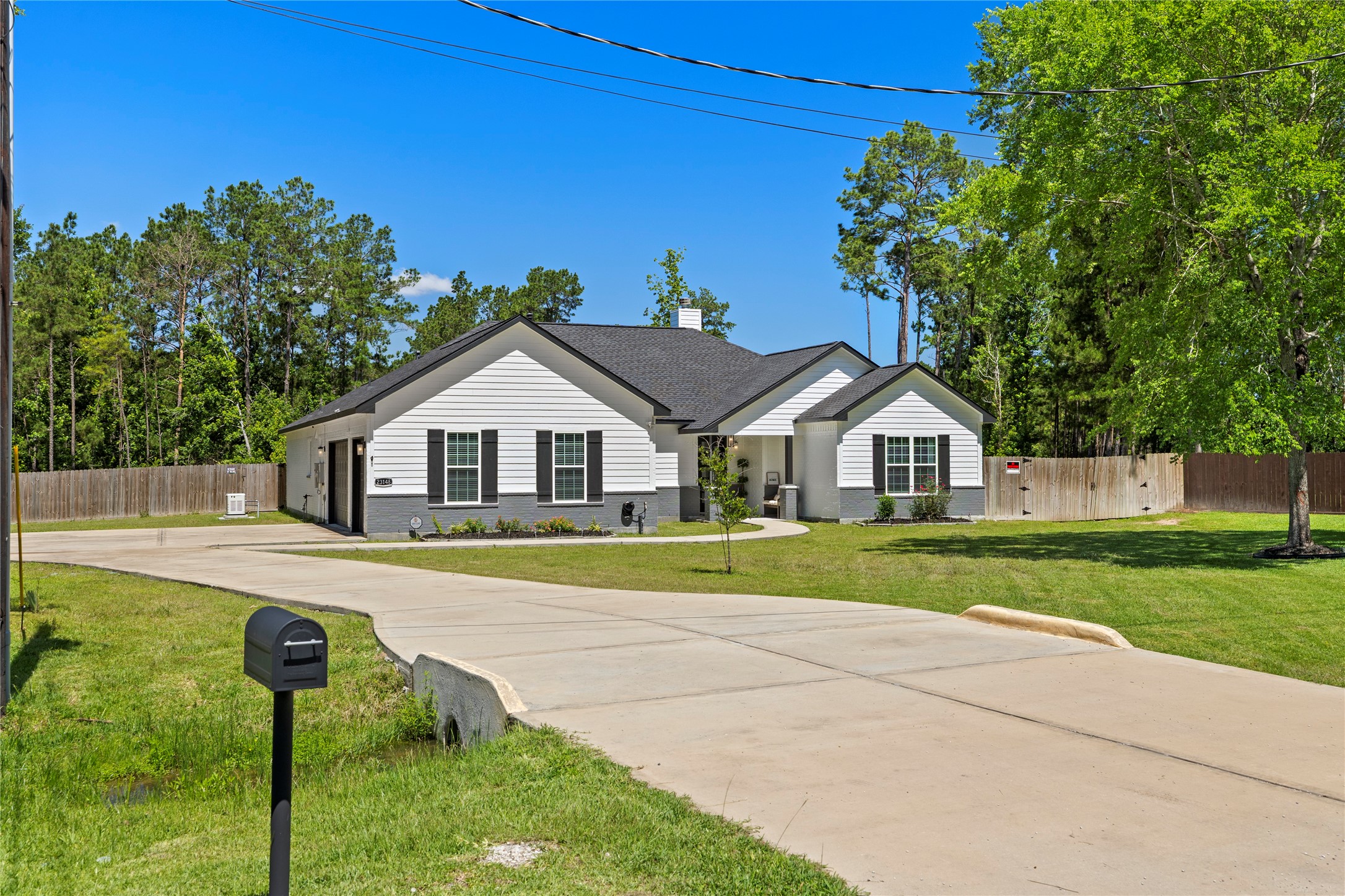 23148 Madeira Court Property Photo 5