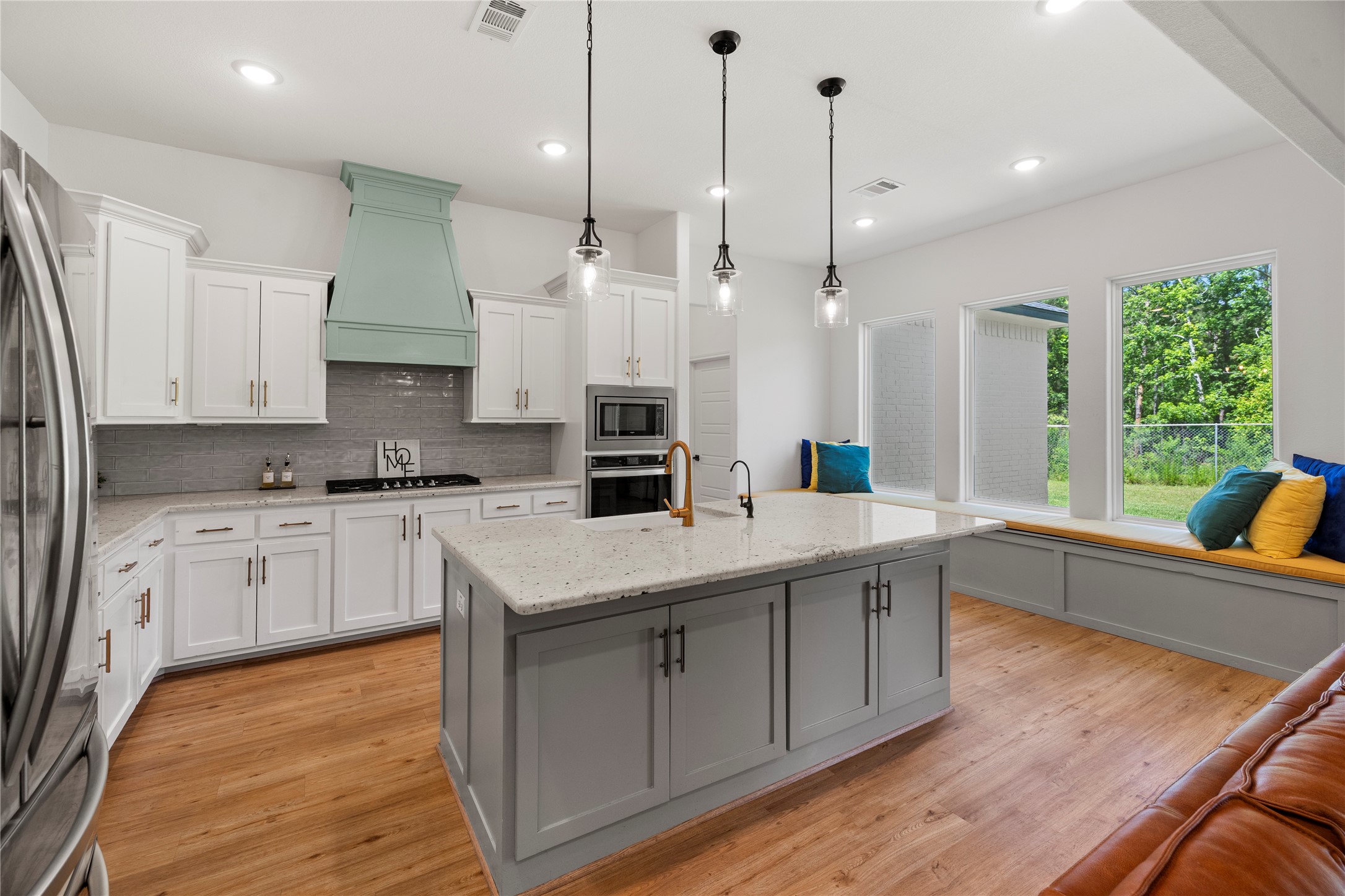 23148 Madeira Court Property Photo 9