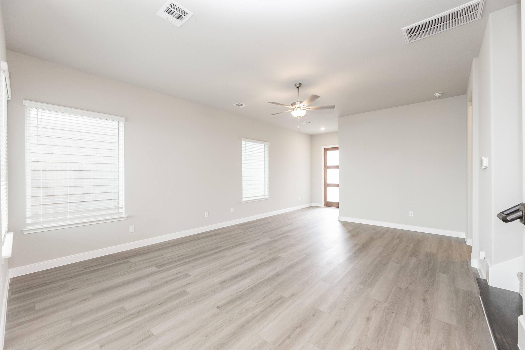 3011 Valley Peak Drive Property Photo 4