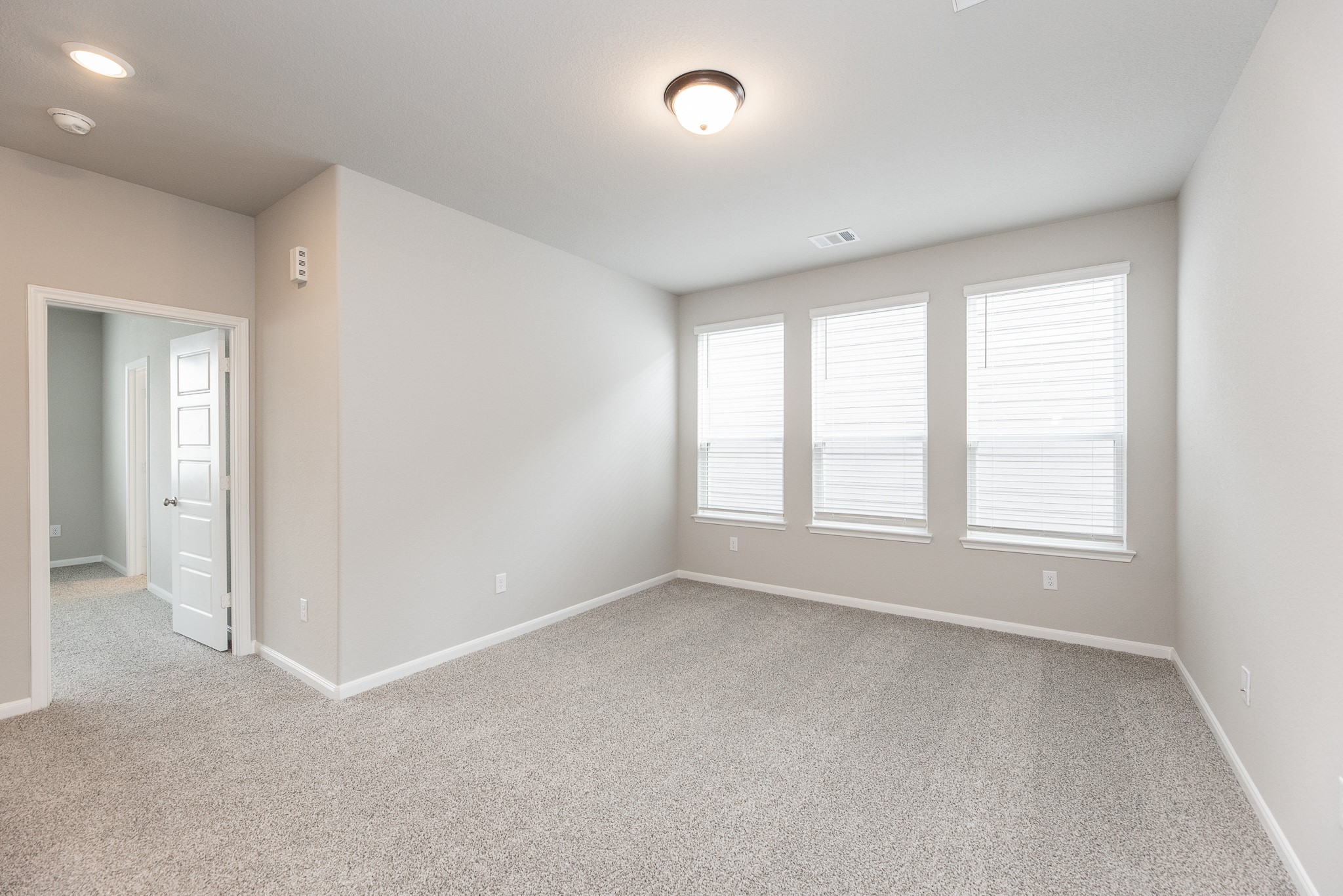 3011 Valley Peak Drive Property Photo 17