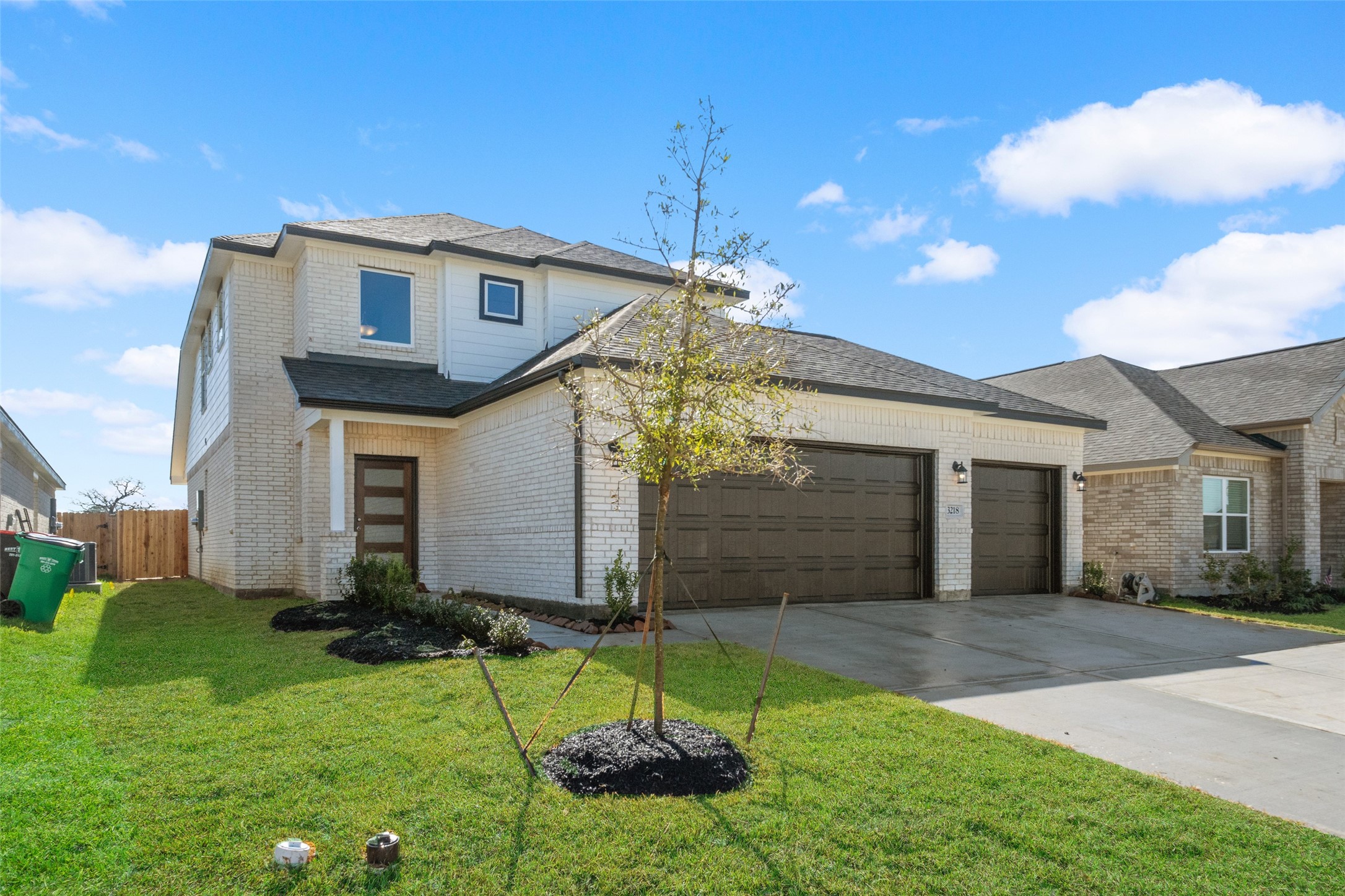 2126 Rosillo Brook Drive Property Photo 2