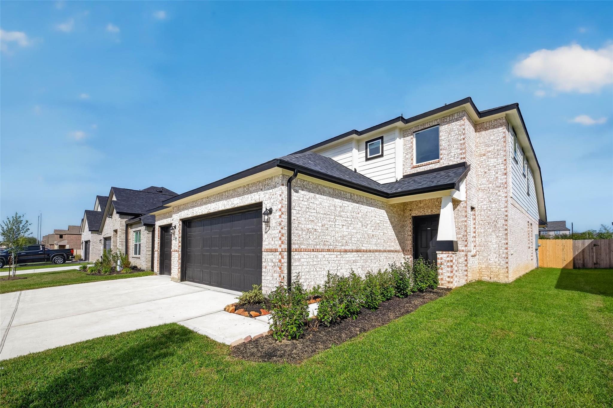 2126 Rosillo Brook Drive, Baytown Tx 77521 Property Photo 2