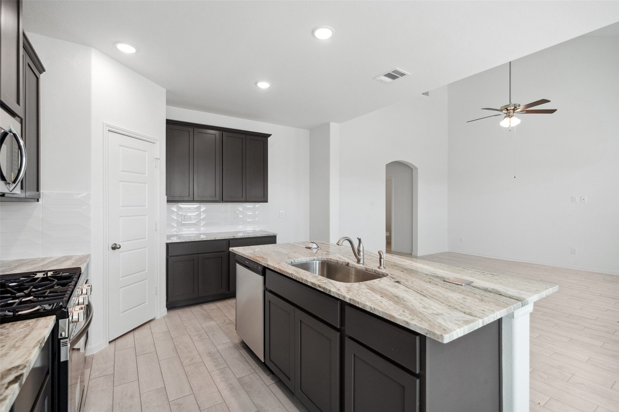 2126 Rosillo Brook Drive Property Photo 16