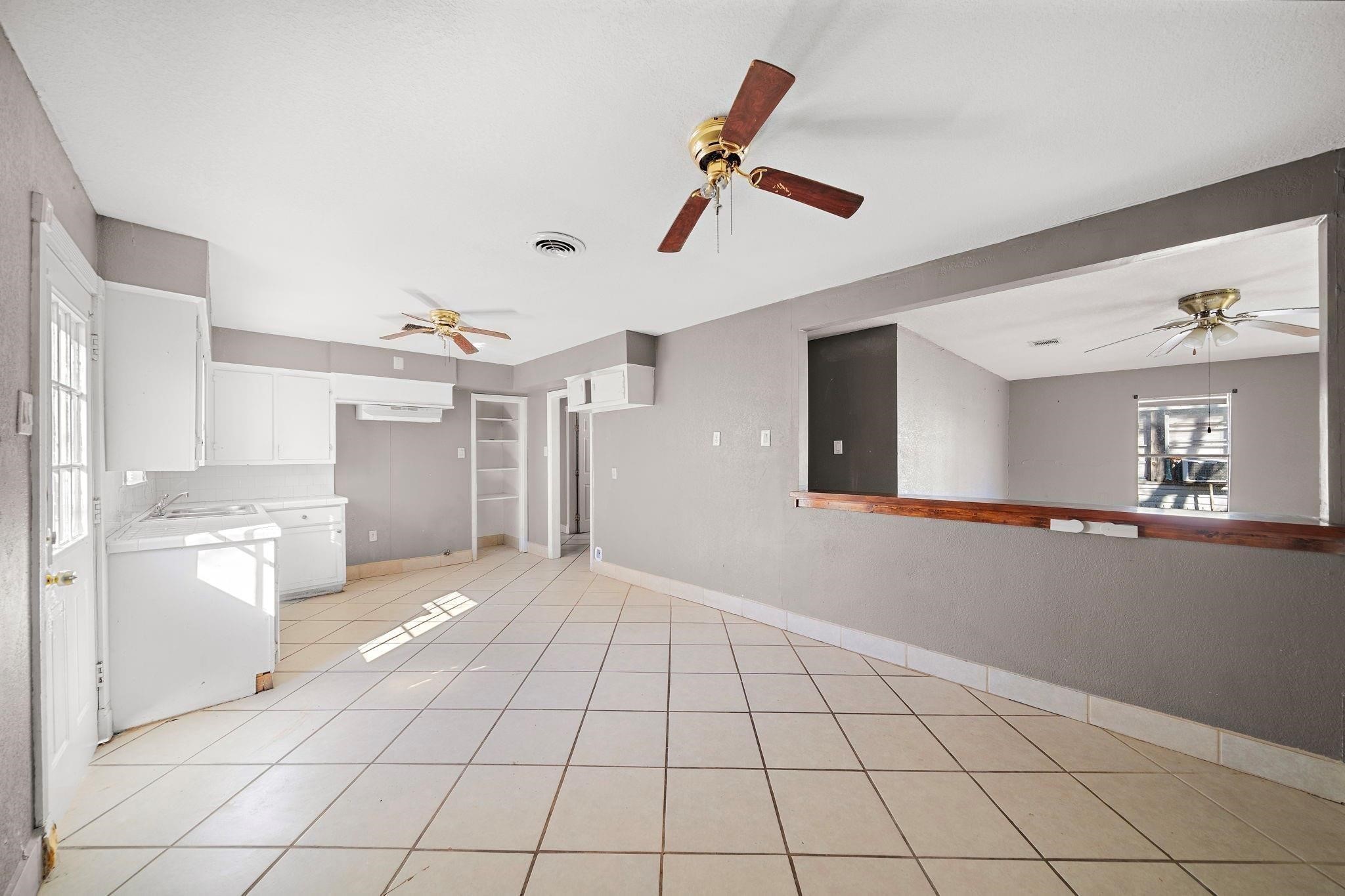 128 Kress Street Property Photo 6