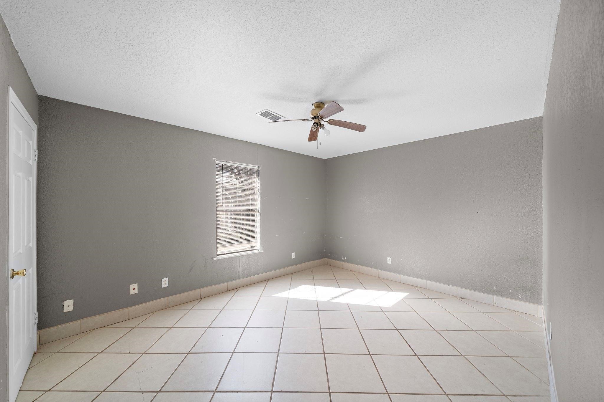 128 Kress Street Property Photo 8
