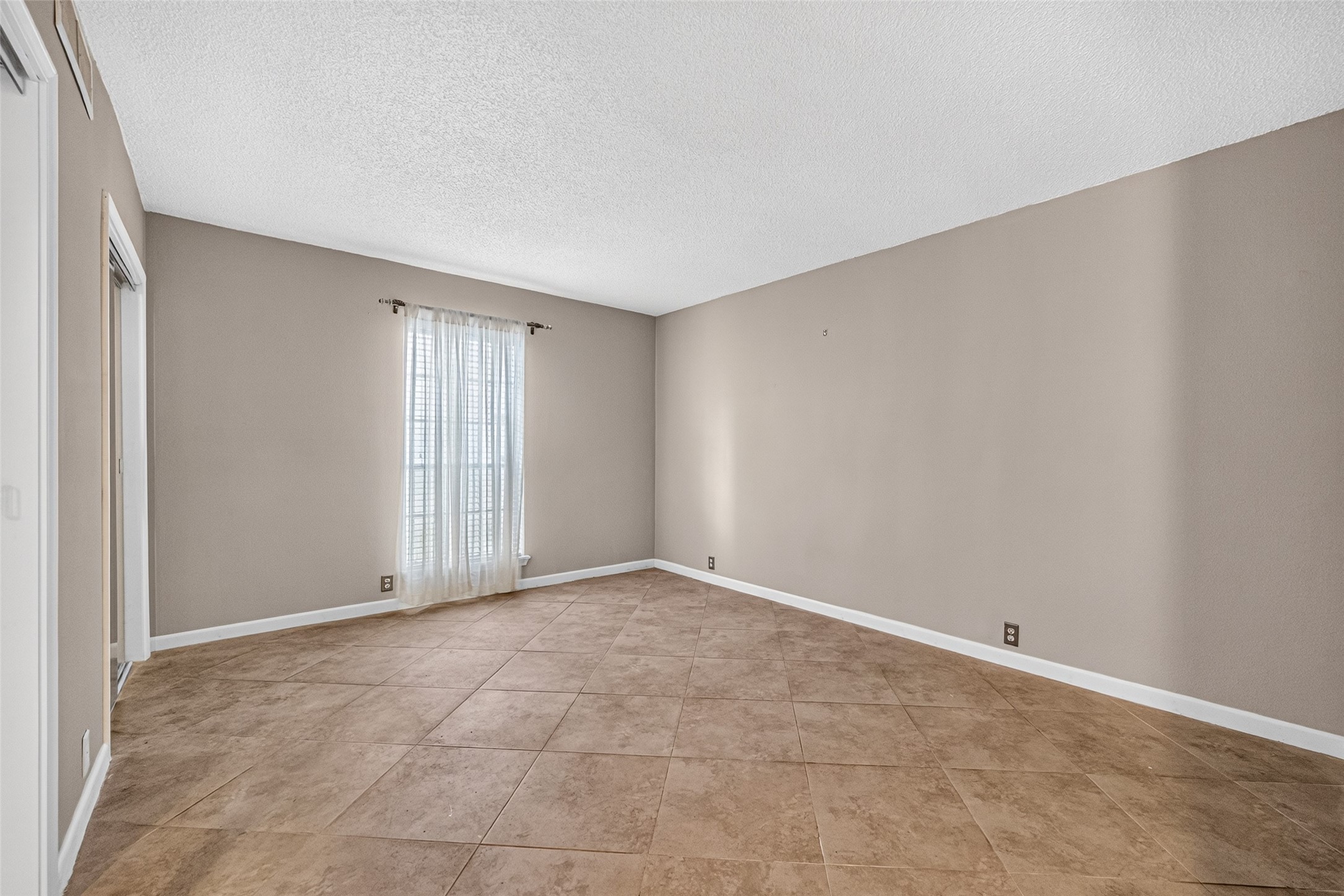2601 Bellefontaine Street B110 Property Photo 14