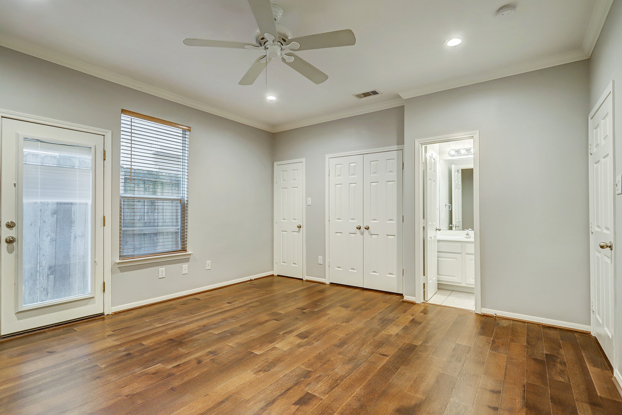 2211 Roy Street B Property Photo 6
