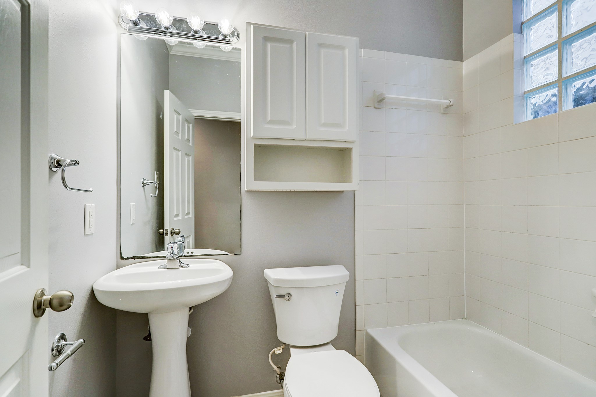 2211 Roy Street B Property Photo 8