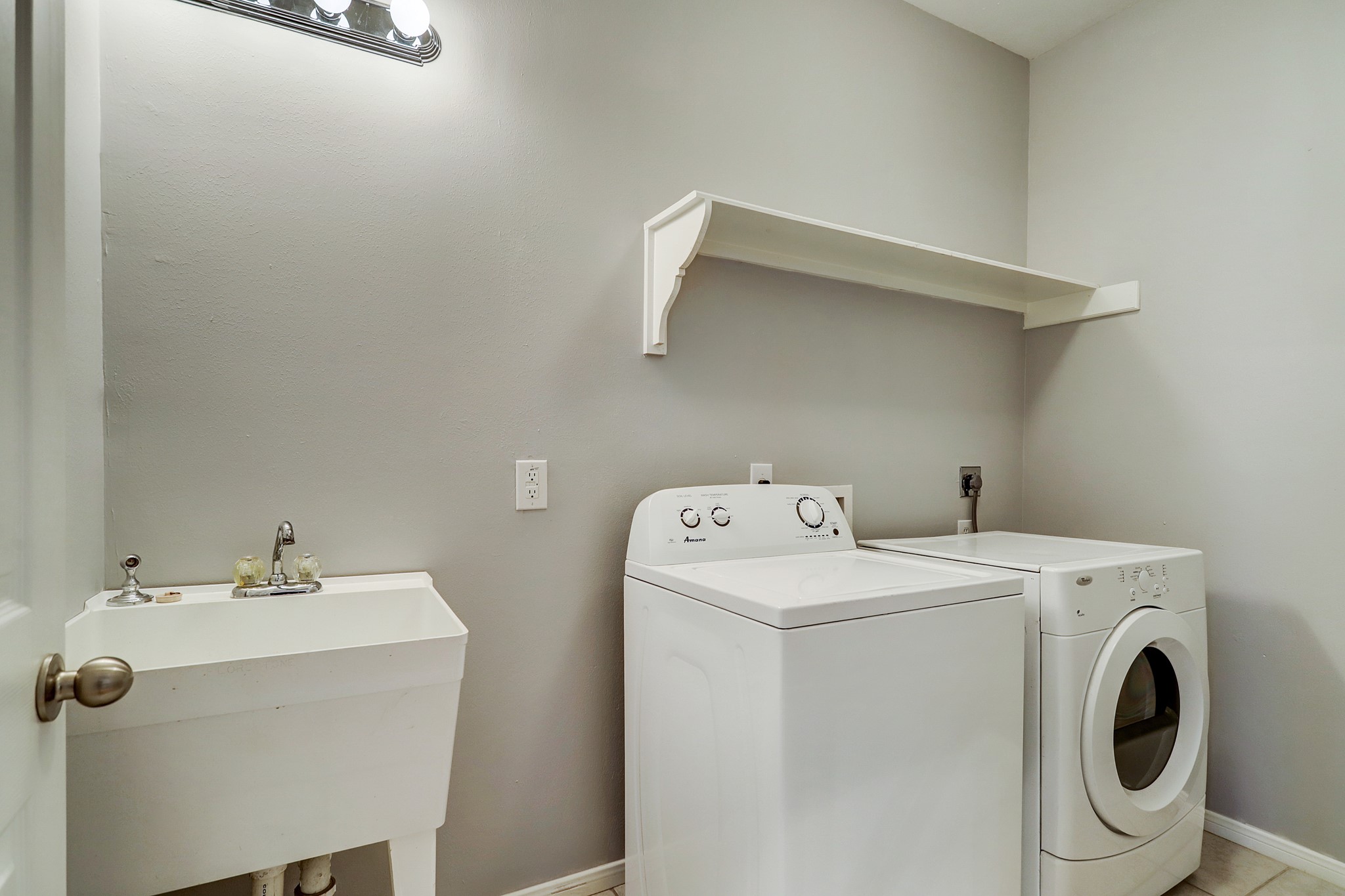 2211 Roy Street B Property Photo 9