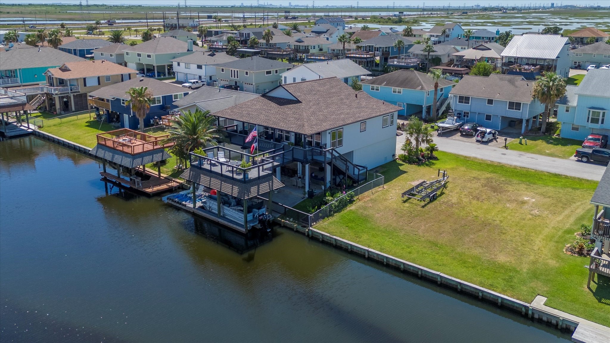 1007 Redfish Street Property Photo 1