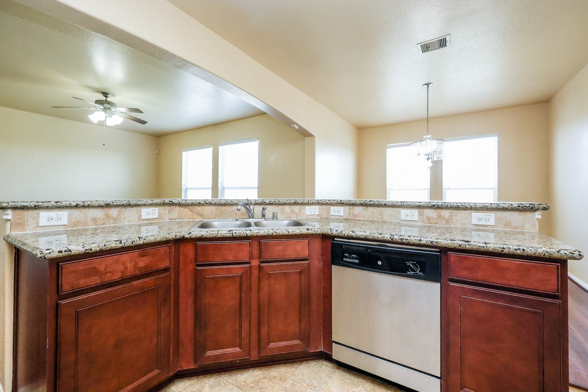20130 Emerald Mountain Drive Property Photo 5