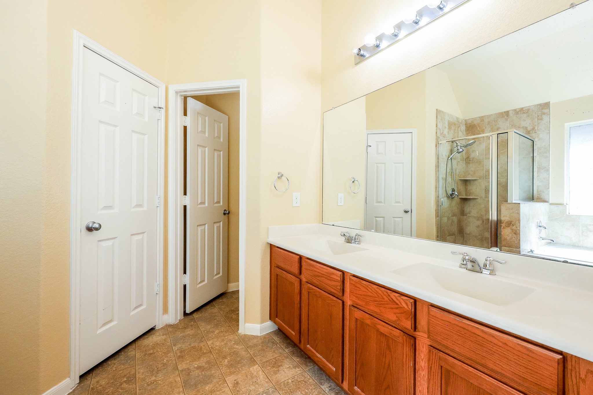 20130 Emerald Mountain Drive Property Photo 9