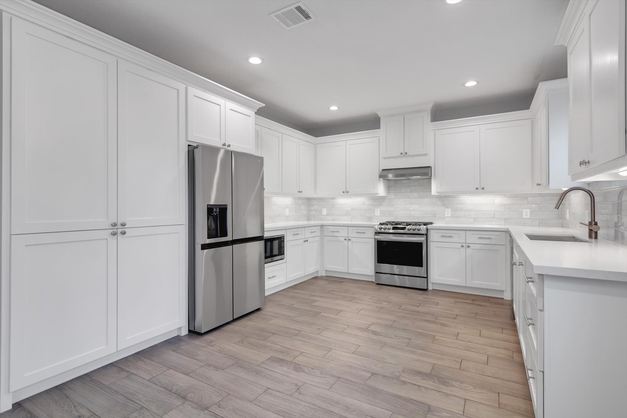 5810 Balbo Street Property Photo 1