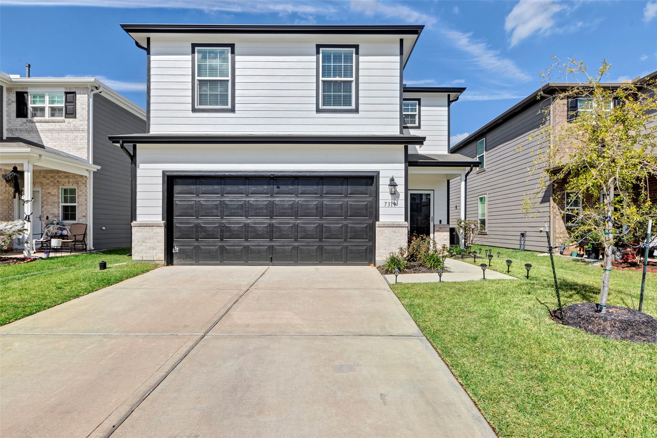 7319 Concorde Field Drive Property Photo 1