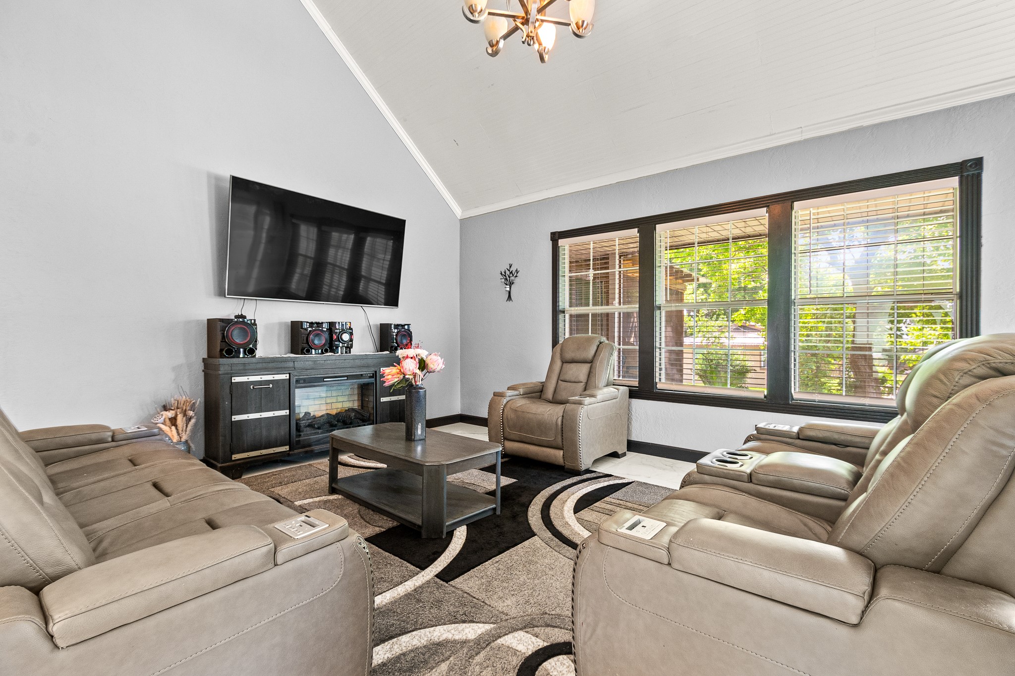 20 Clearview Street Property Photo 2