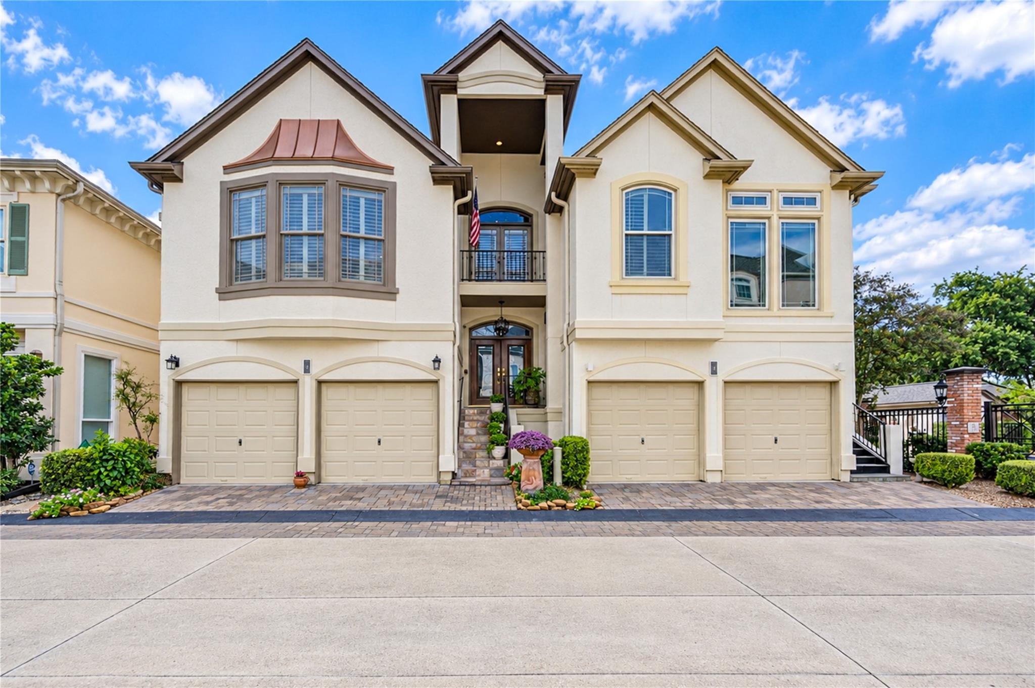 4 Milan Estates, Houston TX 77056 Property Photo 1
