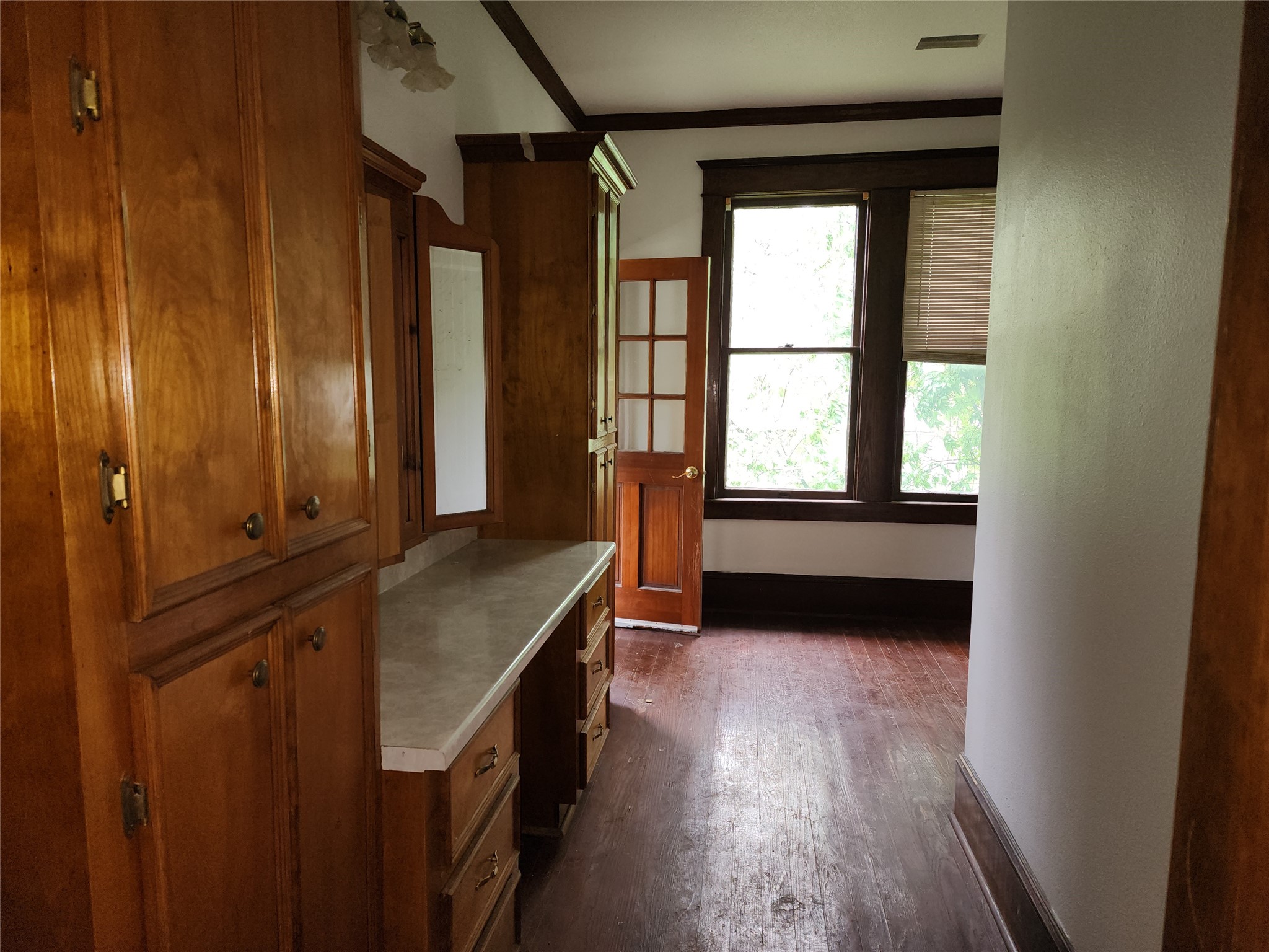 403 Farquhar Street Property Photo 5