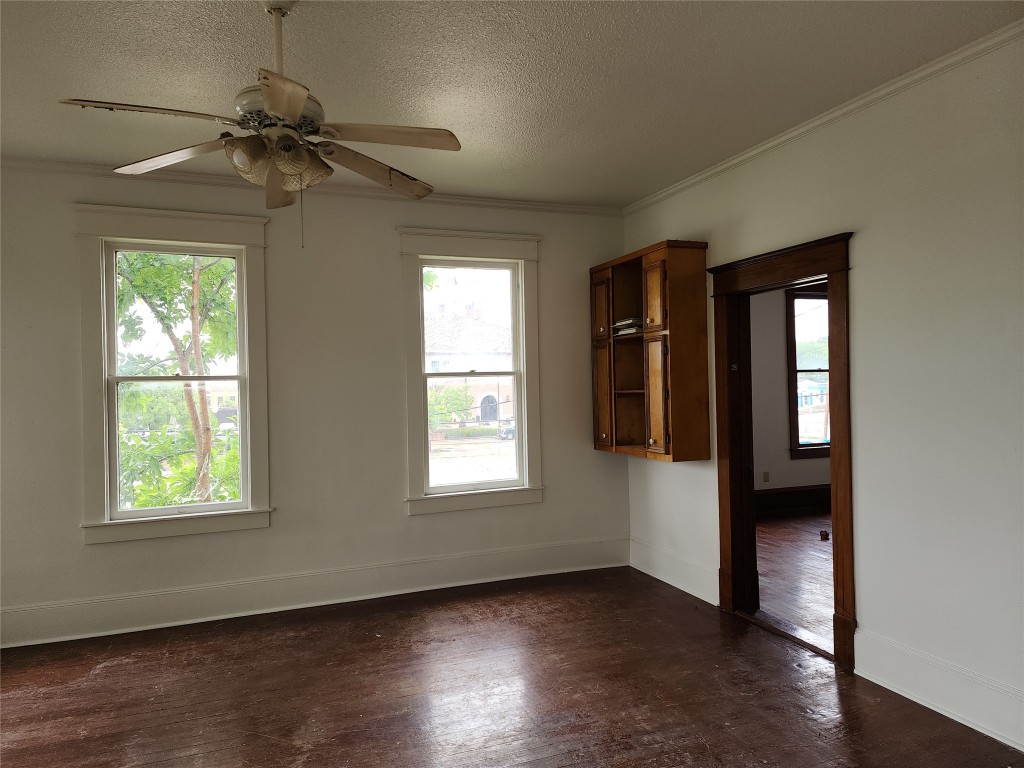 403 Farquhar Street Property Photo 7