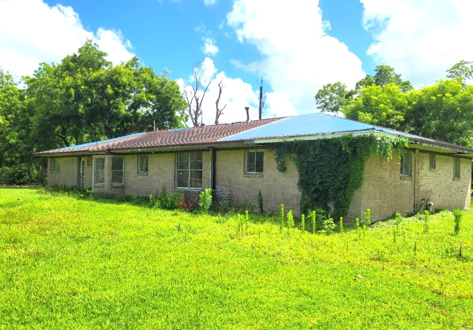 419 Lee Avenue Property Photo 3