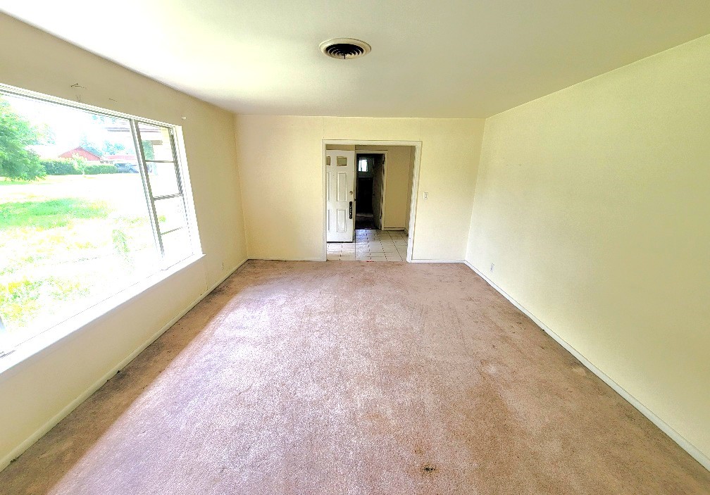 419 Lee Avenue Property Photo 5