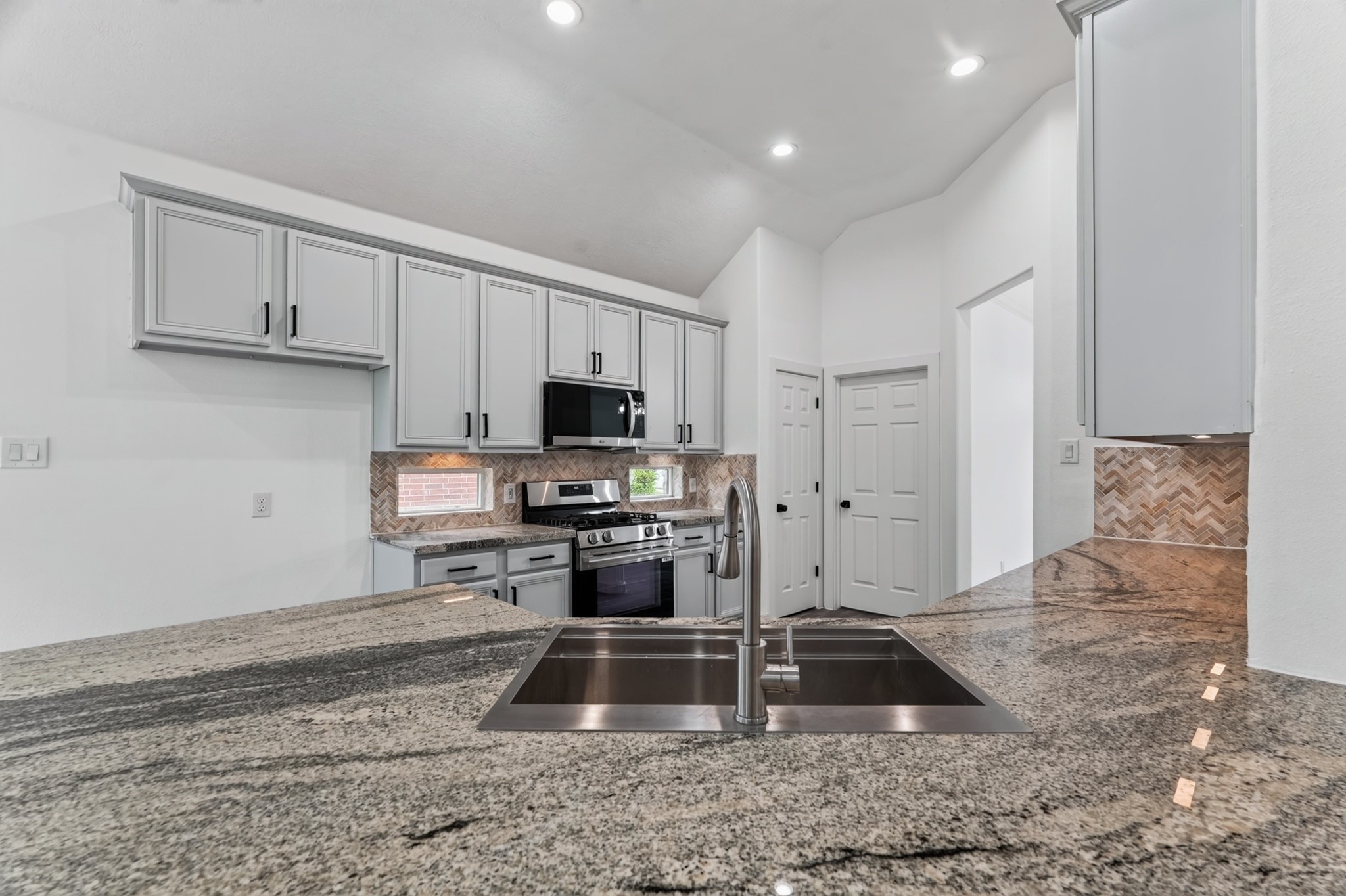 18 Griffin Hill Court Property Photo 17