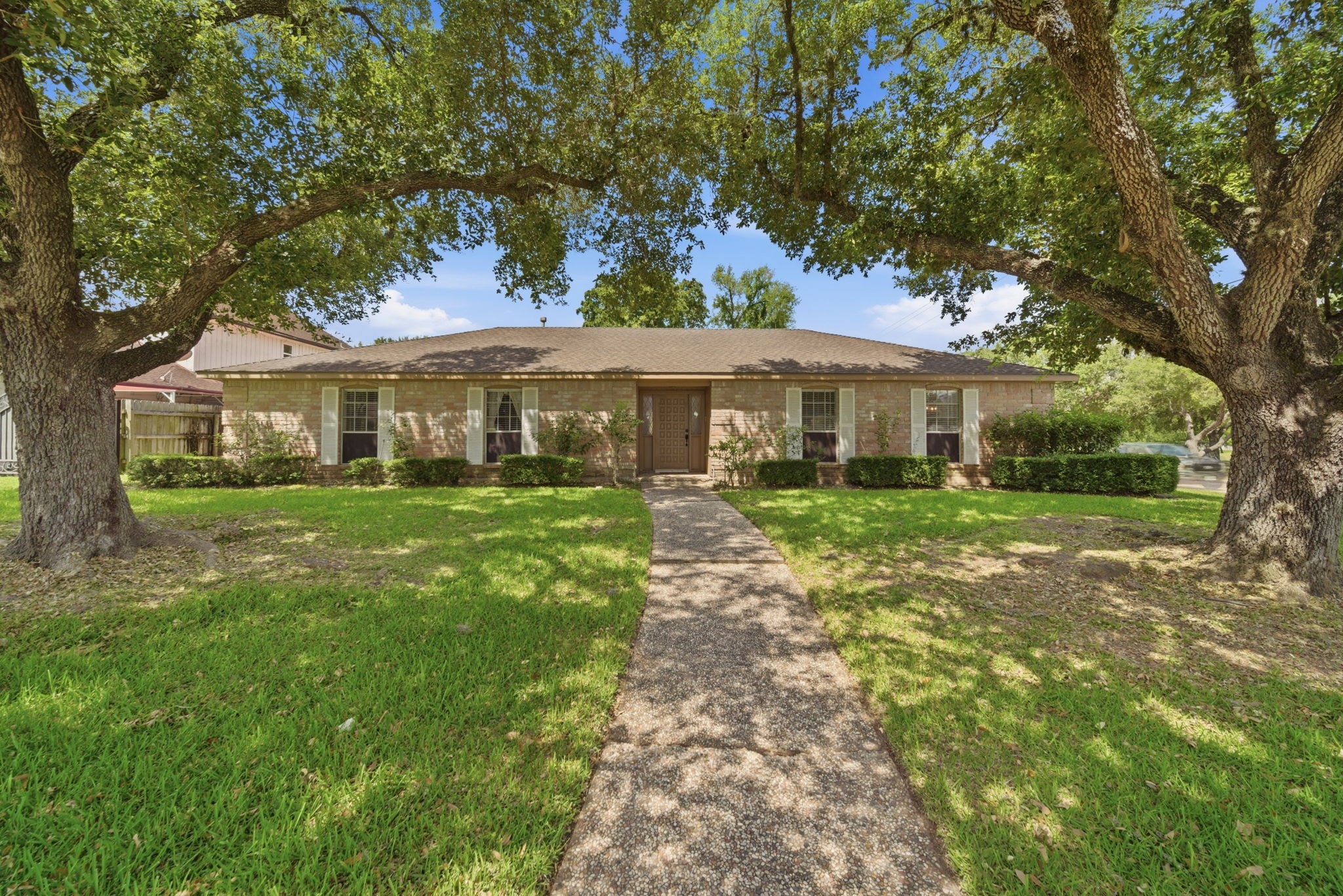2902 Robinson Road