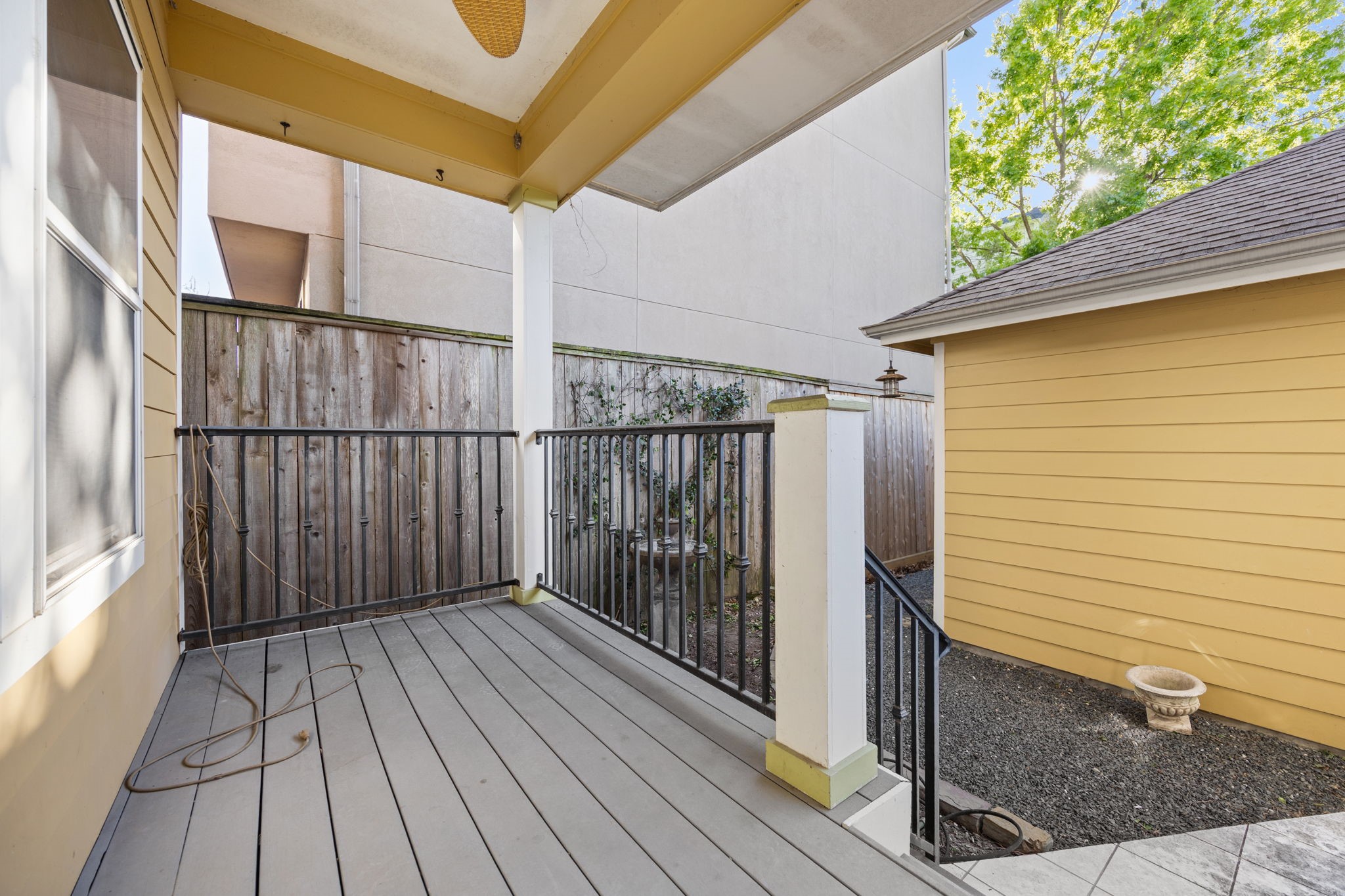 1106 W 18th Street A Property Photo 17