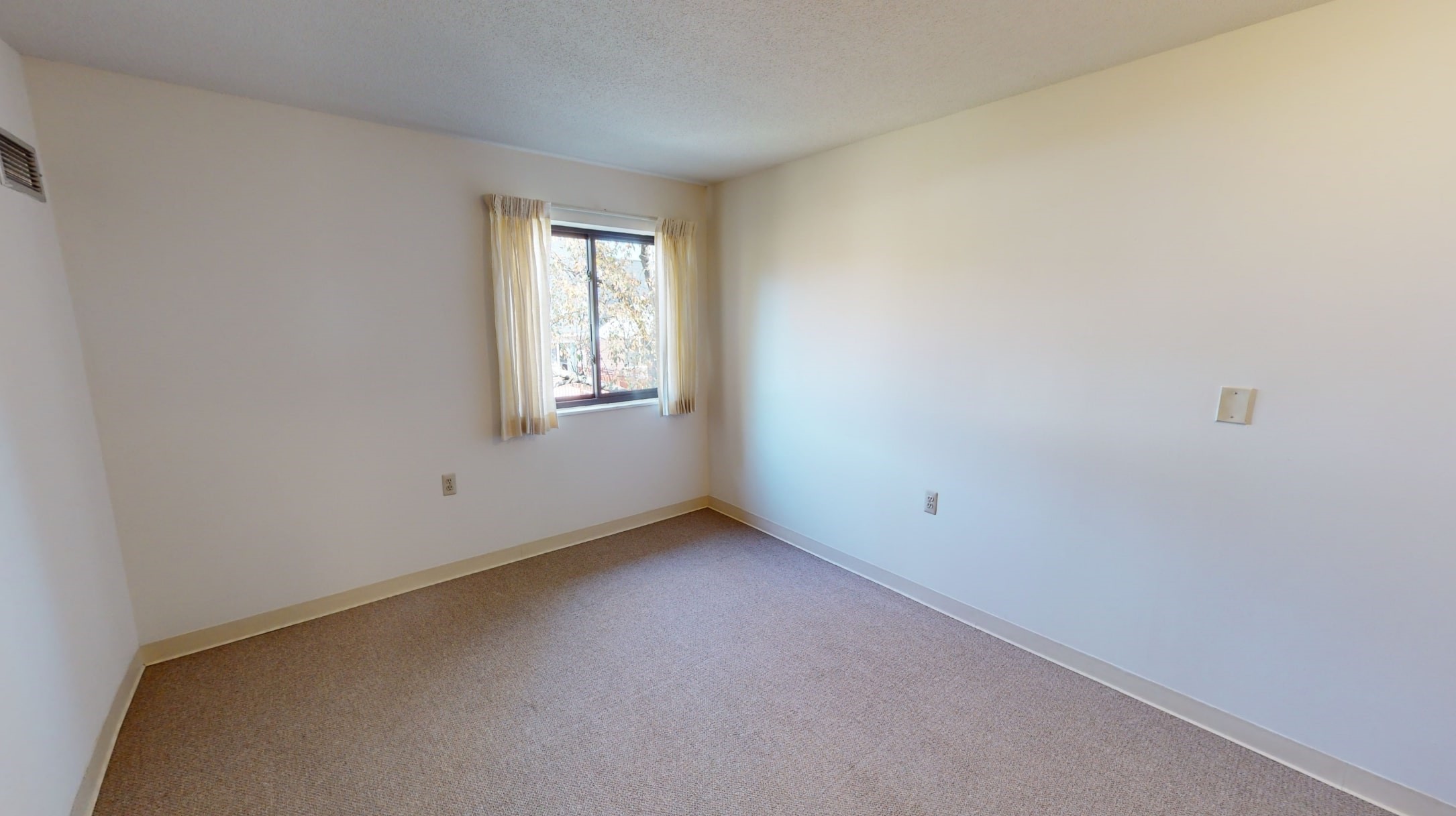 26377 Ryan Rd Property Photo 6
